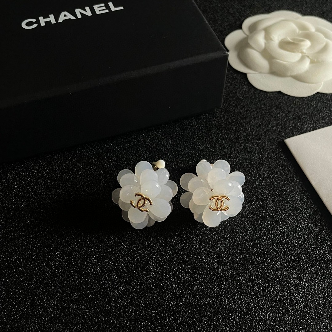 💘耳夹CHANEl专柜最新款同步上新❤香奈儿耳夹💗耳环大牌香奶奶这个品牌在时尚女性当中绝对无所不知🧐原版