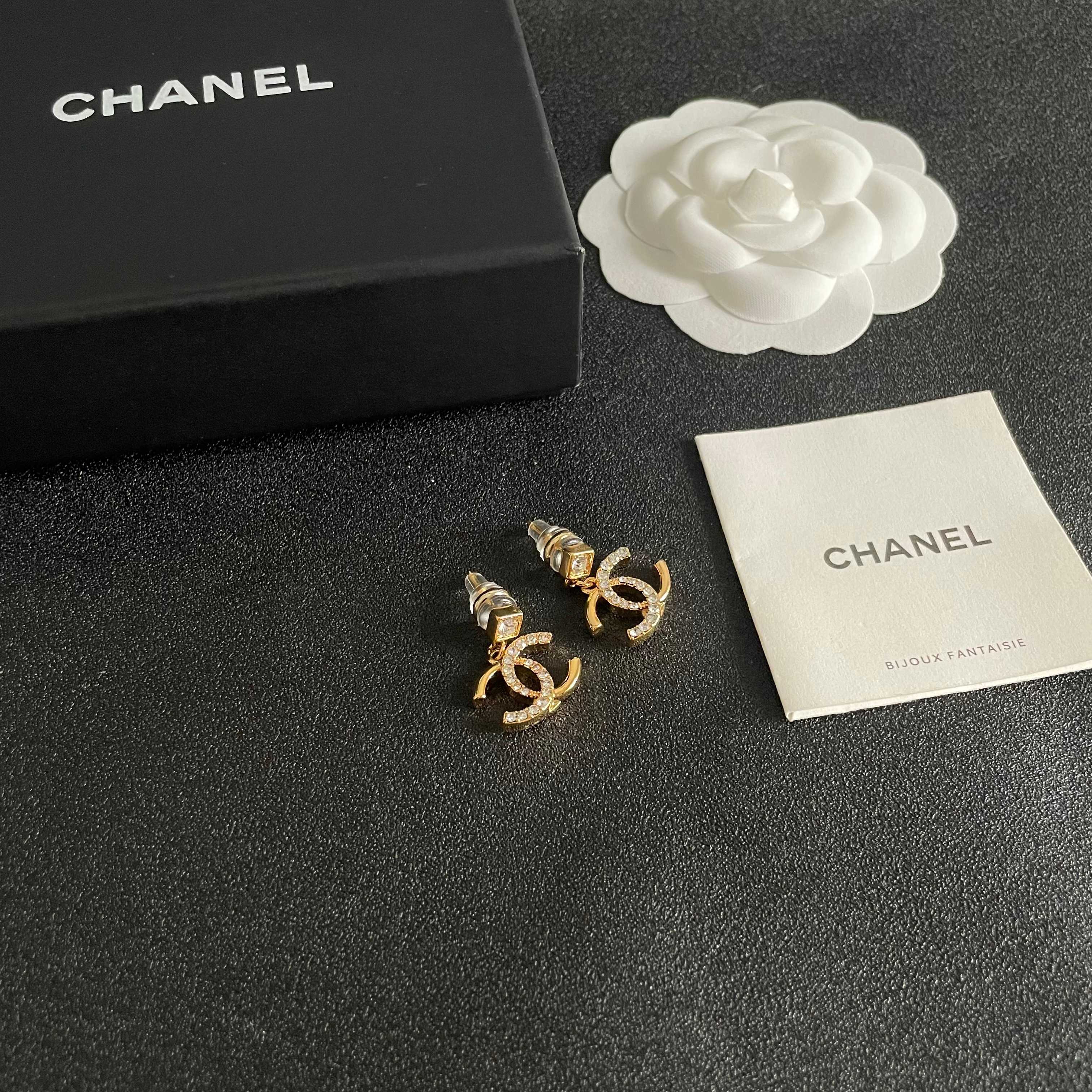  Chanel香奈儿 中古 双C耳钉👀小香家的款式真心无需多介绍😘🎶每一款都超好看，精致大方，非常显气质
