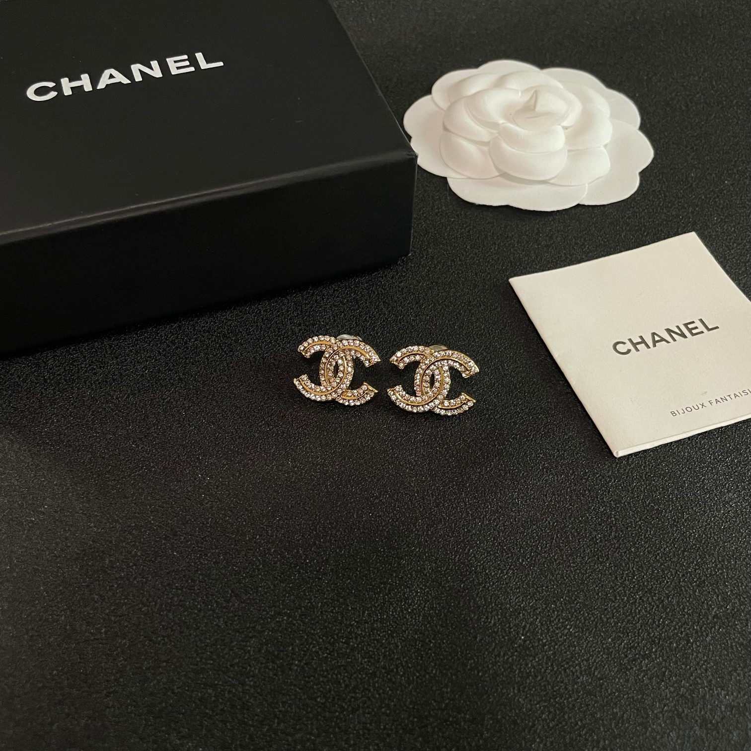  Chanel香奈儿 中古 耳钉👀小香家的款式真心无需多介绍😘🎶每一款都超好看，精致大方，非常显气质