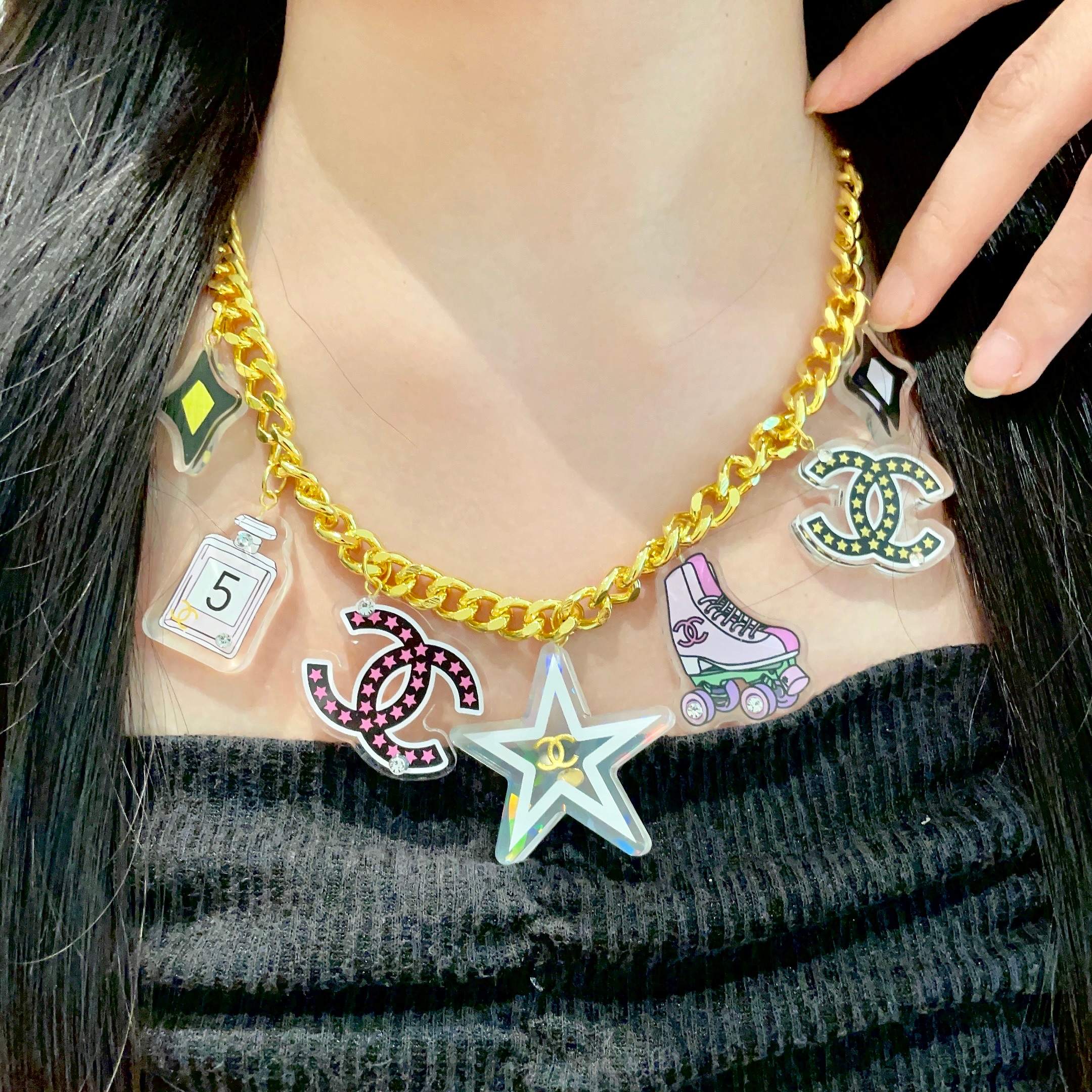  Chanel香奈儿 中古 字母项链👀小香家的款式真心无需多介绍😘🎶每一款都超好看，精致大方，非常显气质