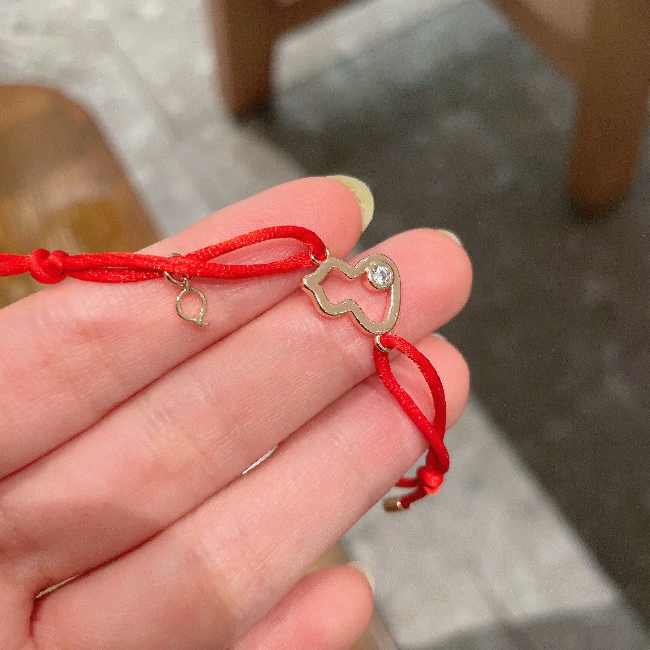 👑麒麟迷你葫芦手链，高颜值 上身效果很赞 很百搭哦 镀厚金 真金质感一流的 八心八箭高碳钻 小而精致 戴