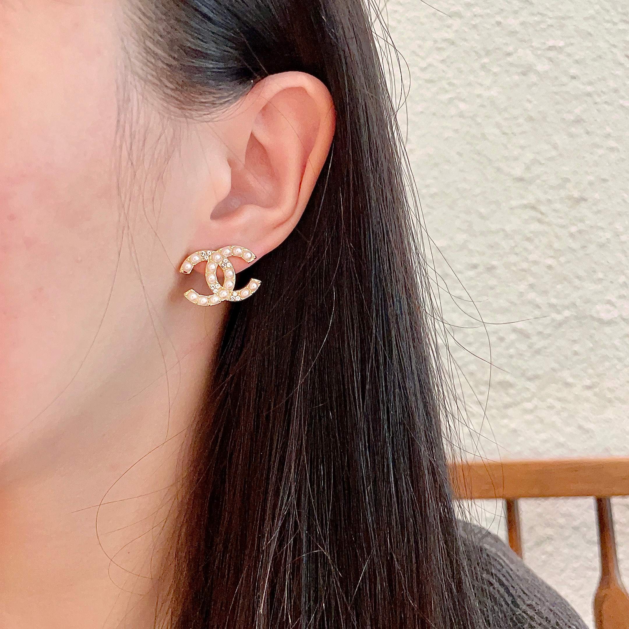  Chanel香奈儿 中古 耳钉👀小香家的款式真心无需多介绍😘🎶每一款都超好看，精致大方，非常显气质.