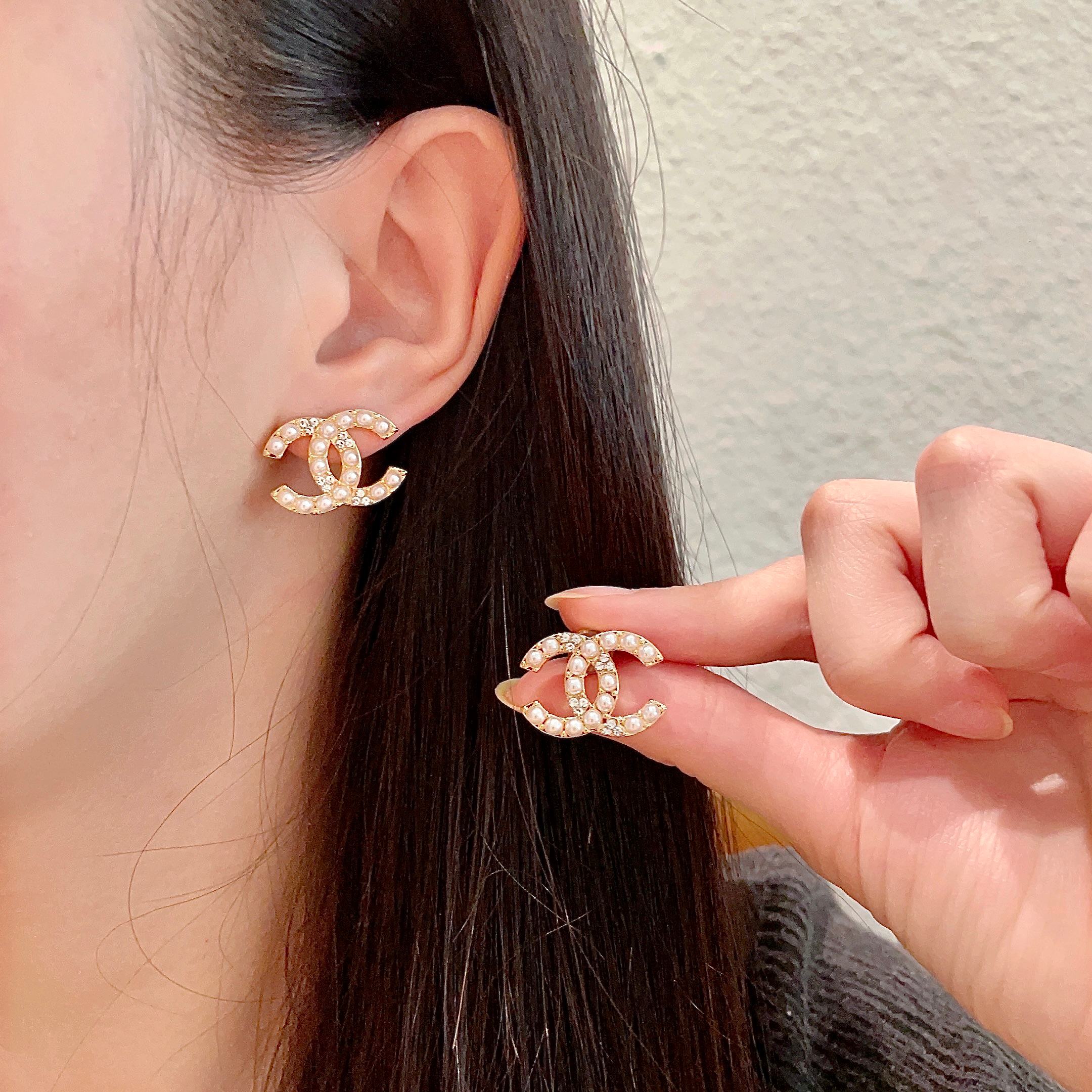  Chanel香奈儿 中古 耳钉👀小香家的款式真心无需多介绍😘🎶每一款都超好看，精致大方，非常显气质.