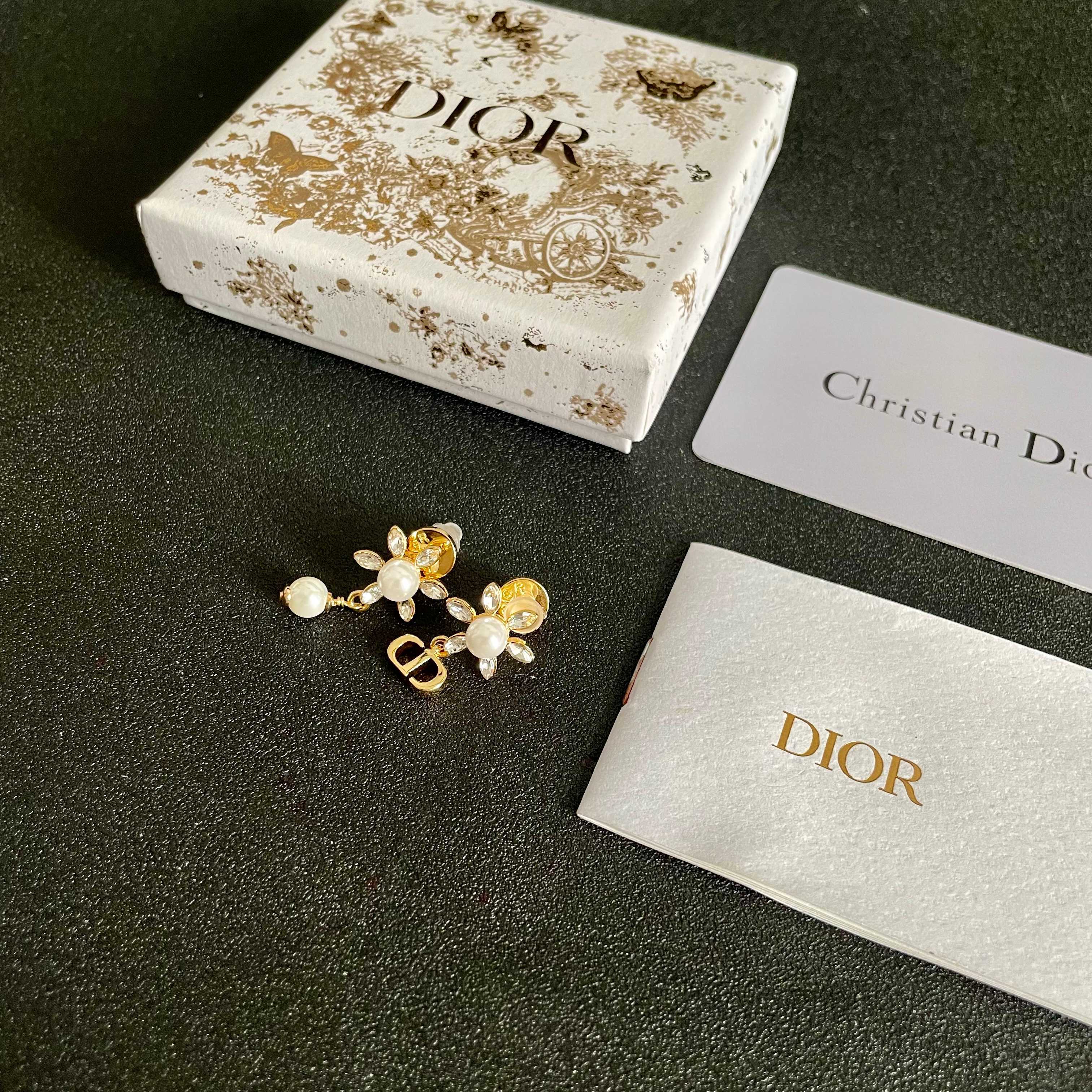 👑Dior 迪奥 中古 耳环 专柜一致上新 精选原版一致 黄铜材质 甜美气质高