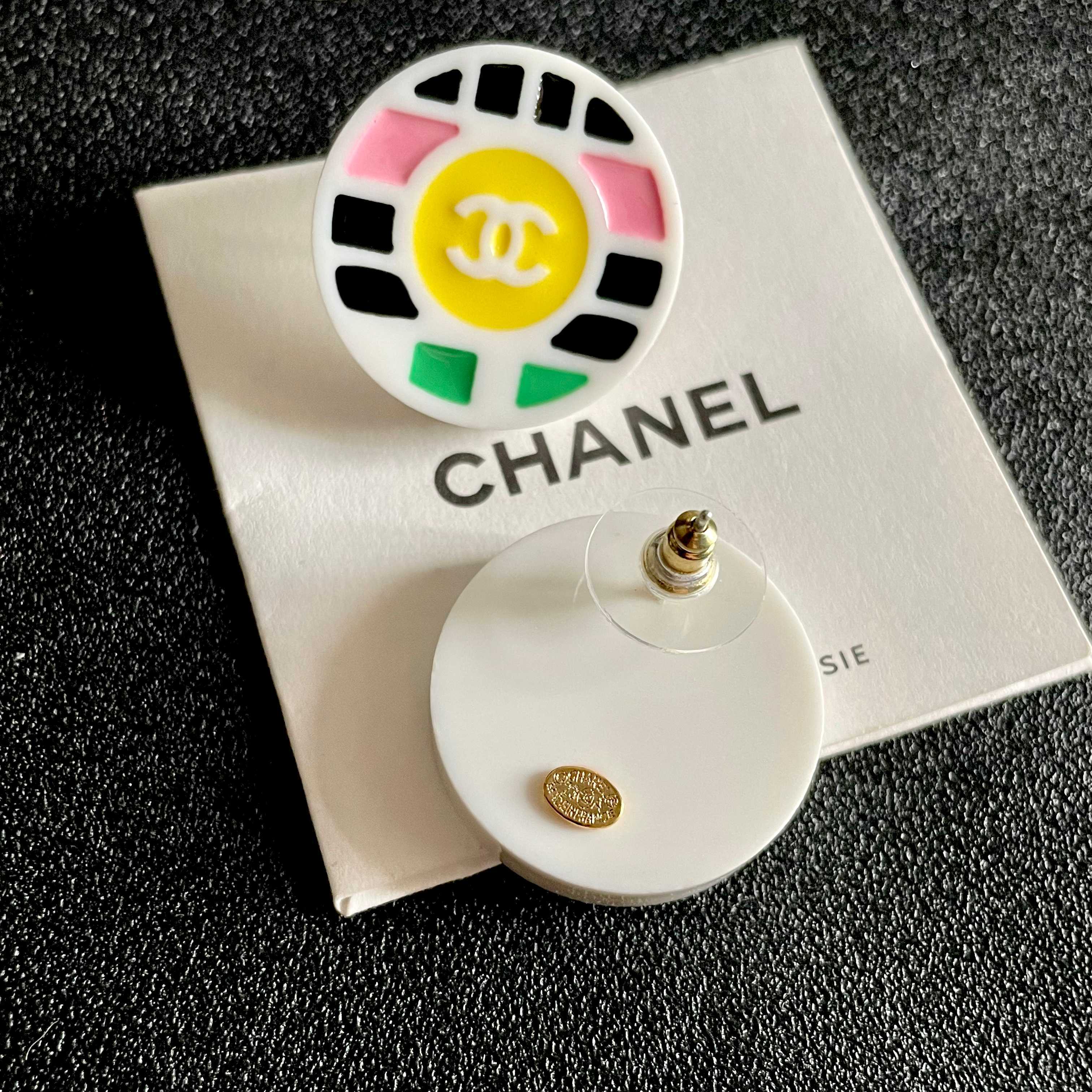  Chanel香奈儿 中古 耳钉👀小香家的款式真心无需多介绍😘🎶每一款都超好看，精致大方，非常显气质.