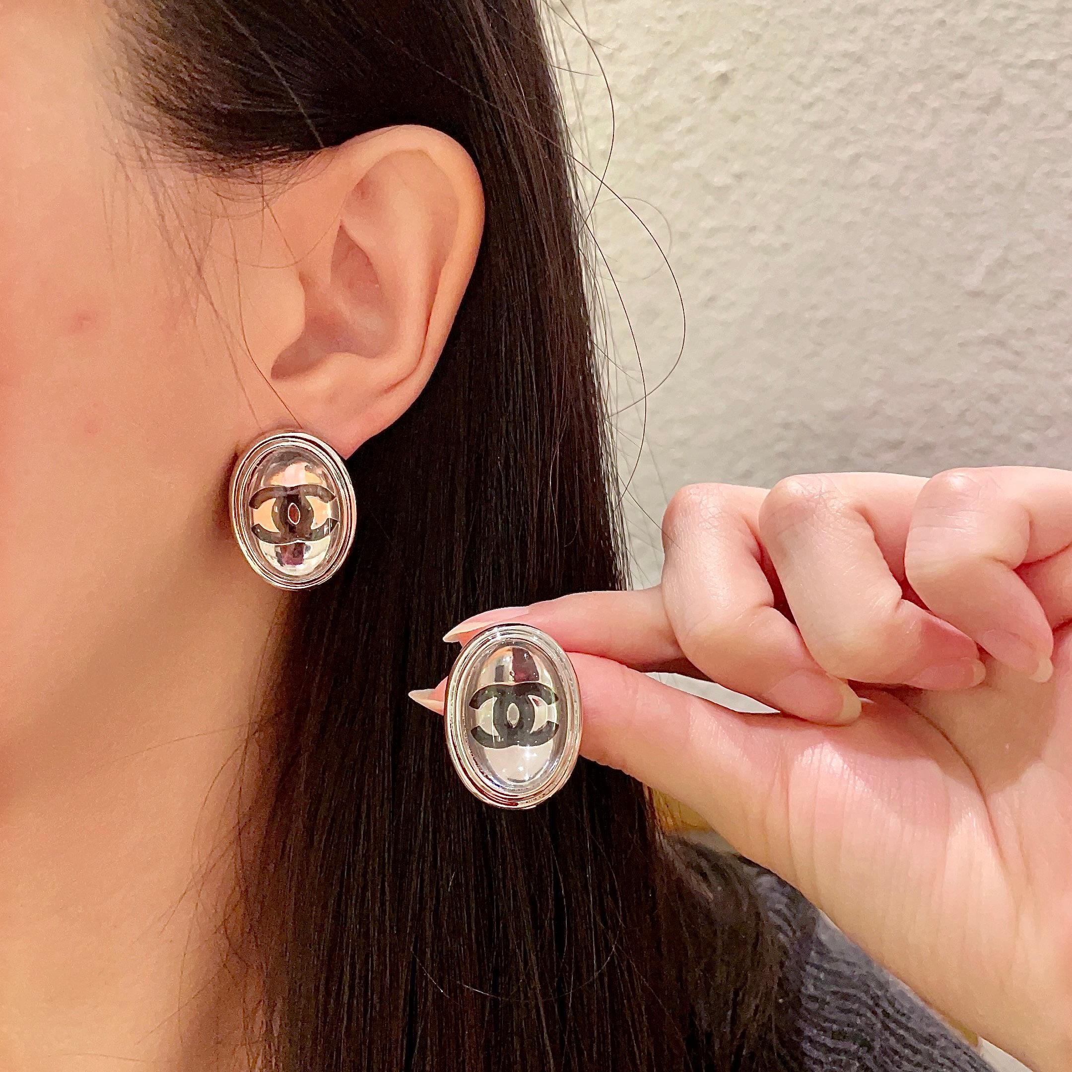  Chanel香奈儿 中古 耳钉👀小香家的款式真心无需多介绍😘🎶每一款都超好看，精致大方，非常显气质.