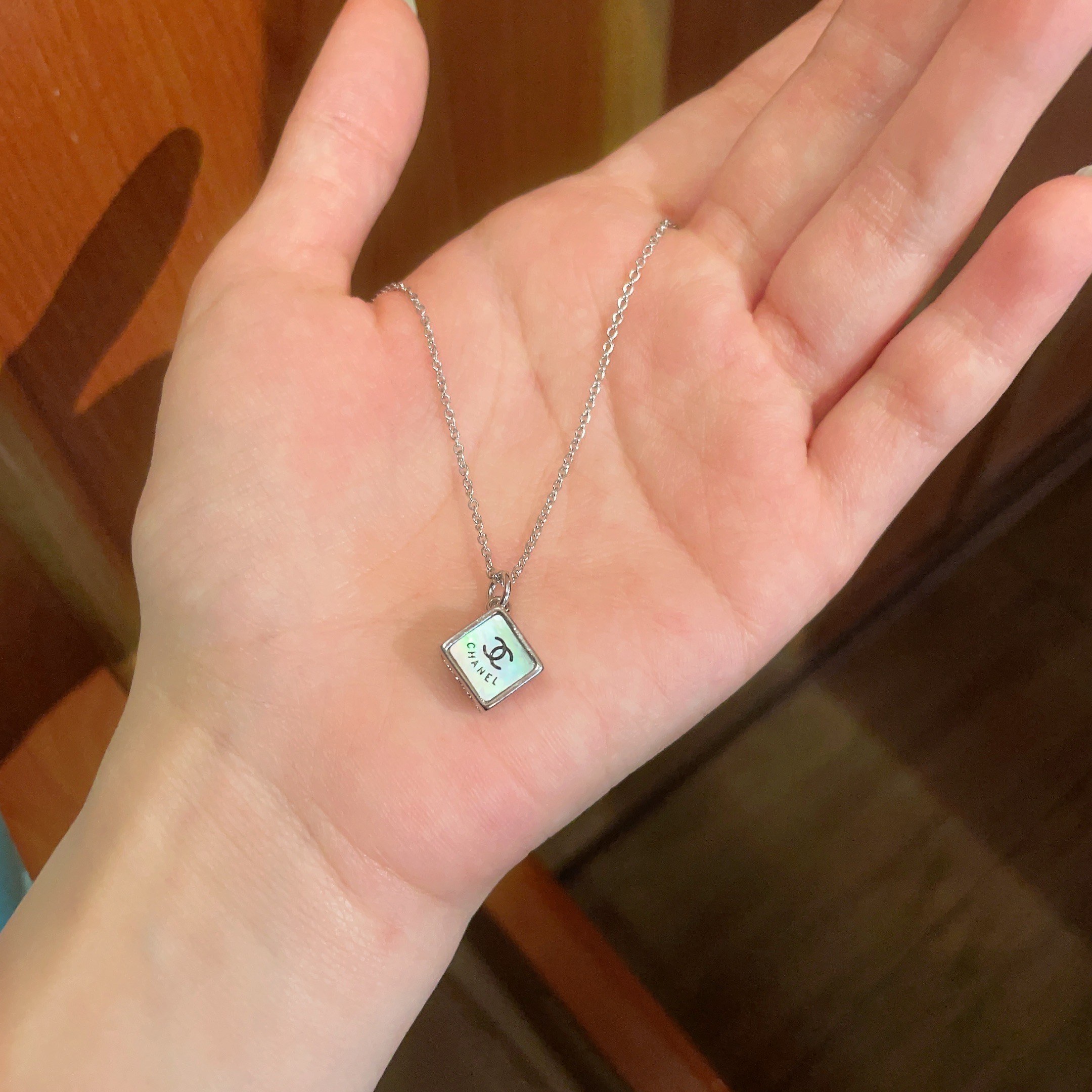  Chanel香奈儿 中古 项链👀小香家的款式真心无需多介绍😘🎶每一款都超好看，精致大方，非常显气质