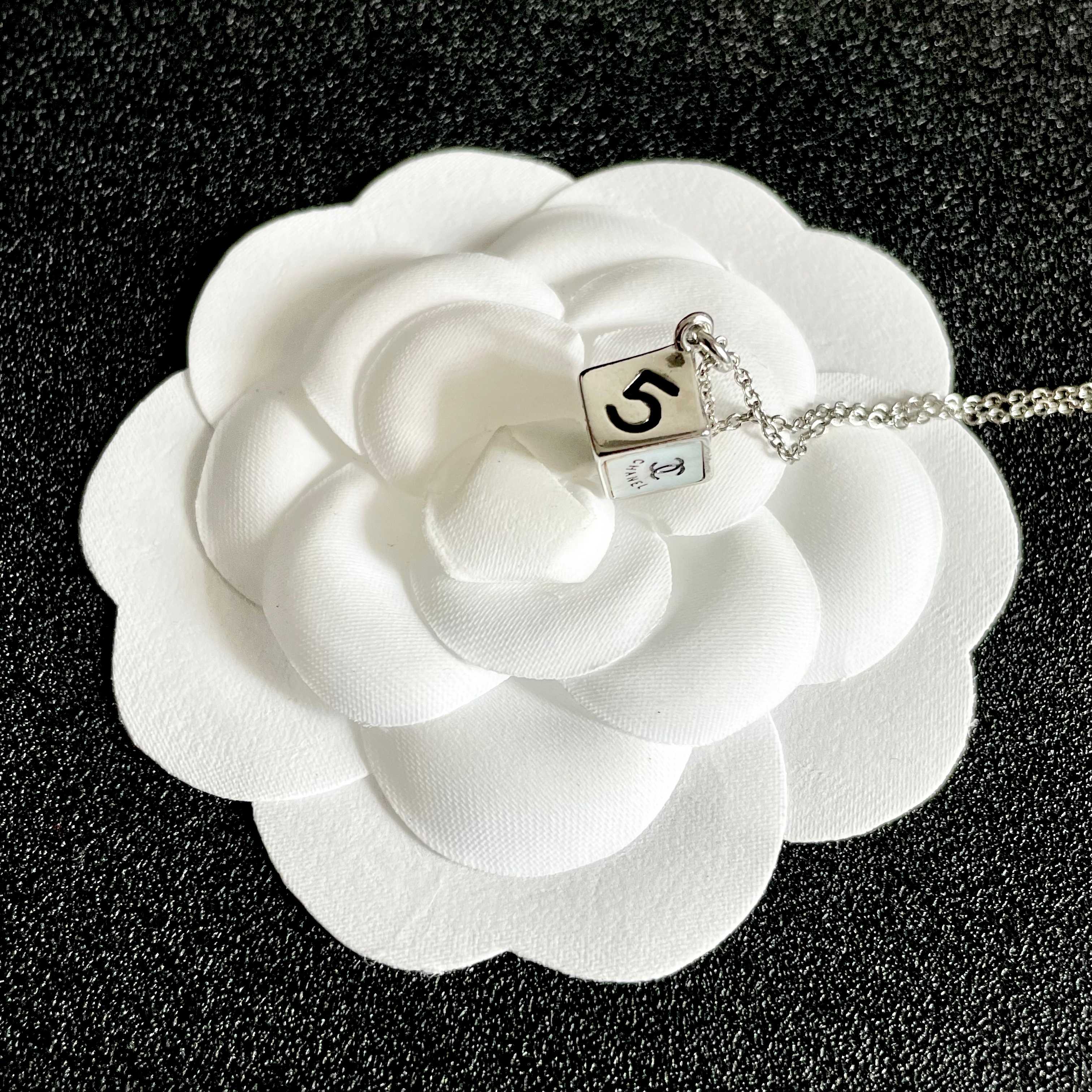  Chanel香奈儿 中古 项链👀小香家的款式真心无需多介绍😘🎶每一款都超好看，精致大方，非常显气质