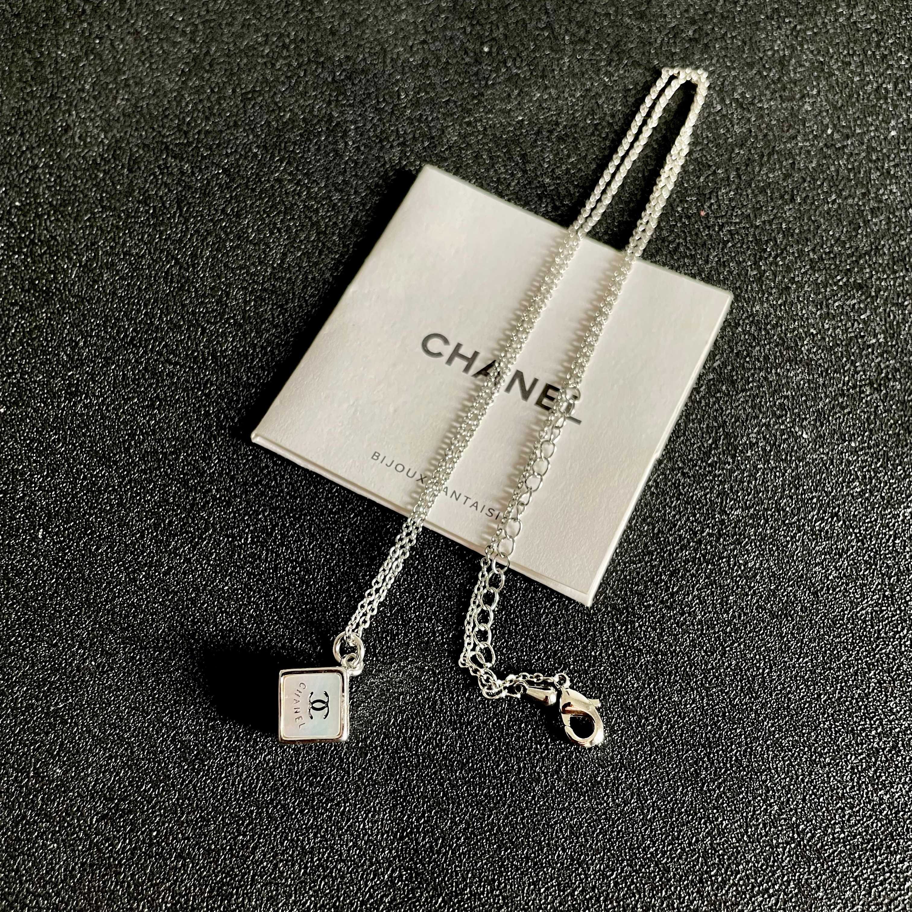  Chanel香奈儿 中古 项链👀小香家的款式真心无需多介绍😘🎶每一款都超好看，精致大方，非常显气质
