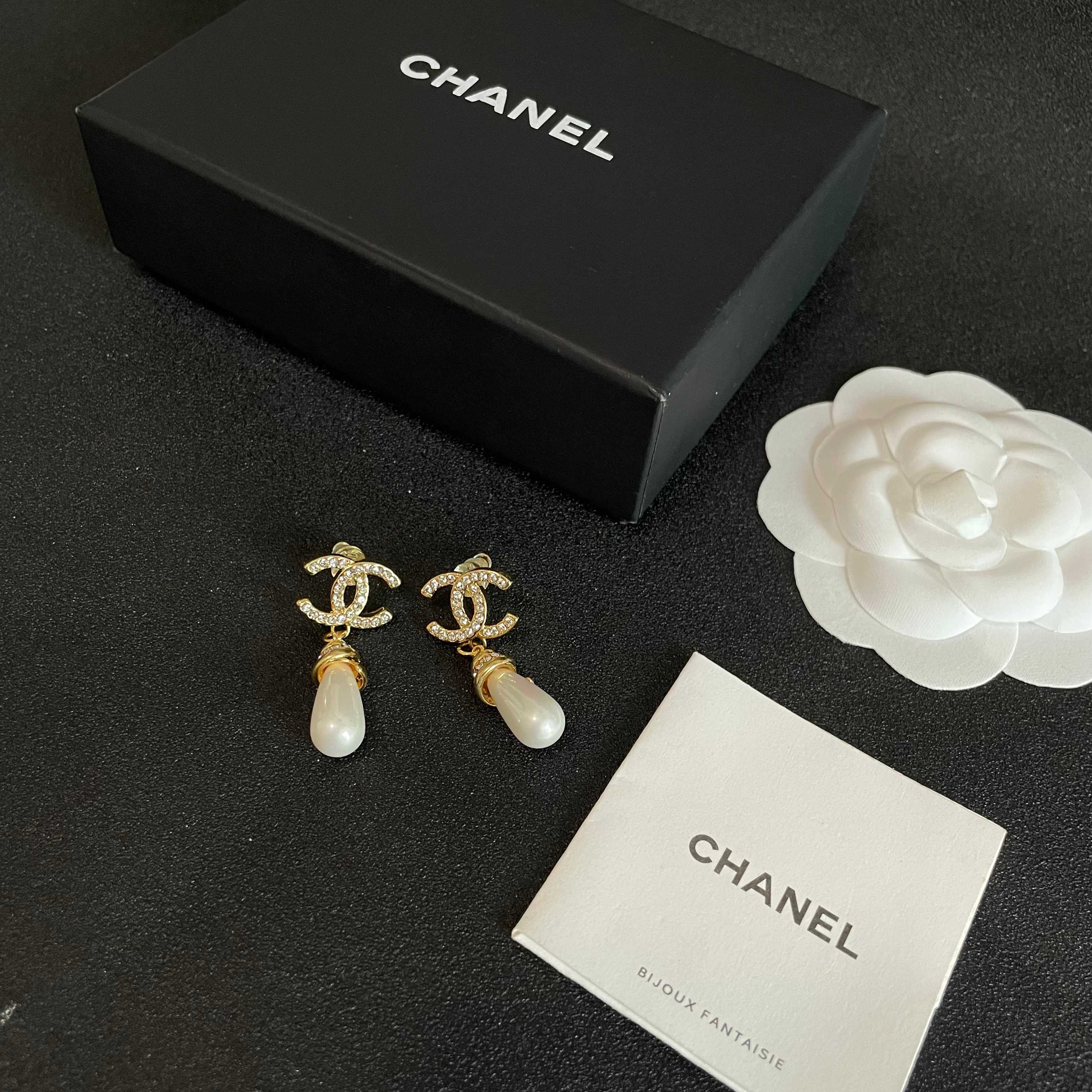  Chanel香奈儿 中古 耳钉👀小香家的款式真心无需多介绍😘🎶每一款都超好看，精致大方，非常显气质.