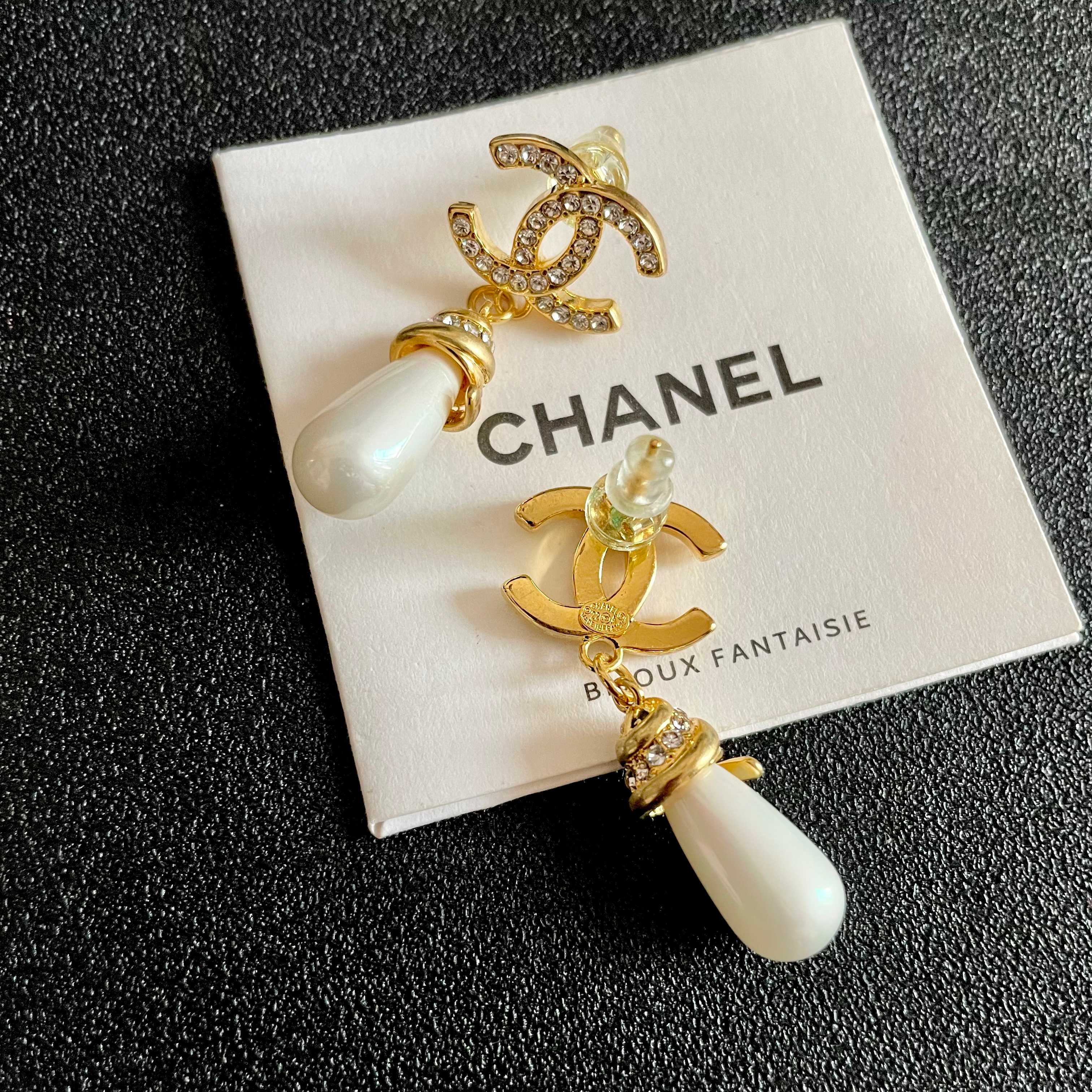  Chanel香奈儿 中古 耳钉👀小香家的款式真心无需多介绍😘🎶每一款都超好看，精致大方，非常显气质.