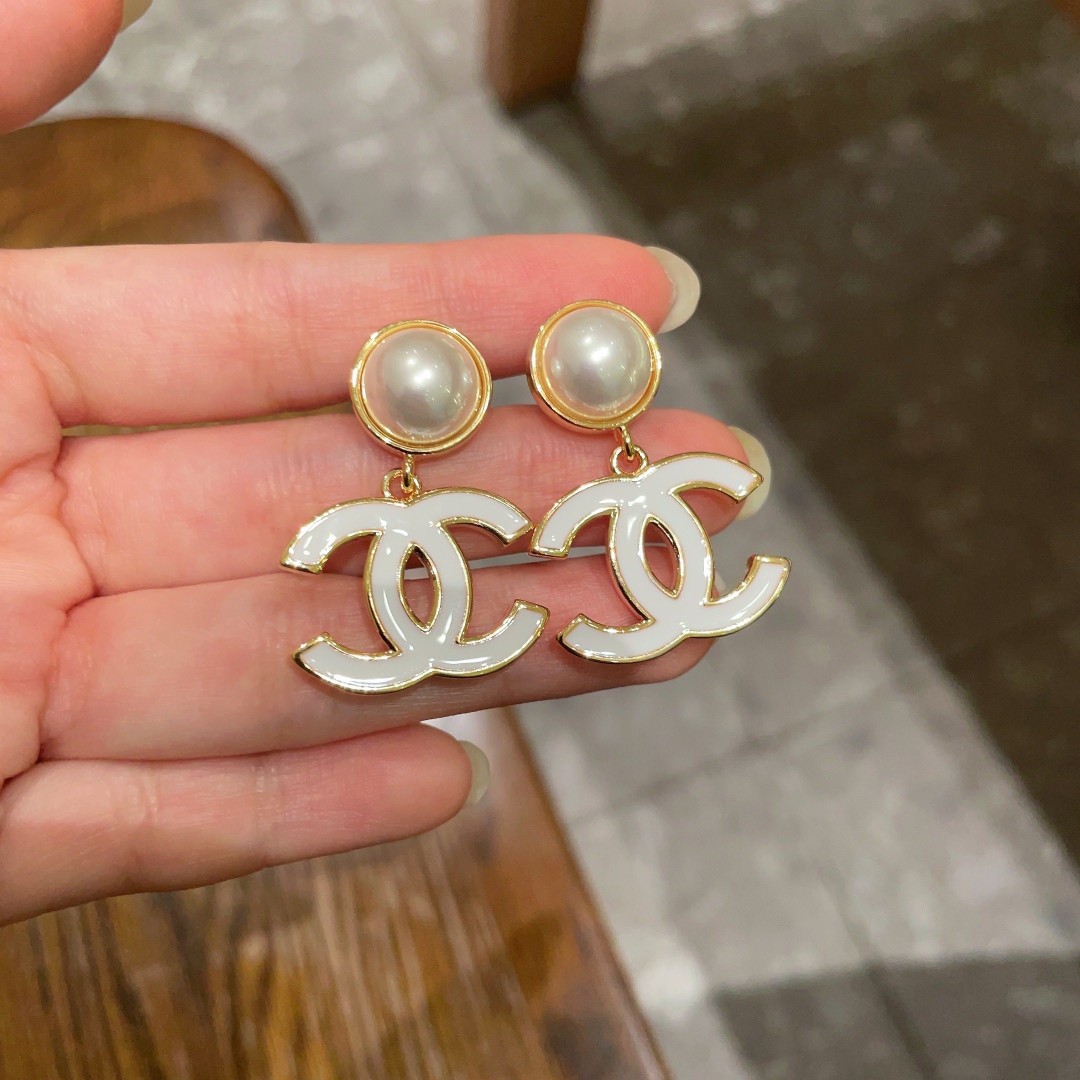  Chanel香奈儿 中古 耳钉👀小香家的款式真心无需多介绍😘🎶每一款都超好看，精致大方，非常显气质.