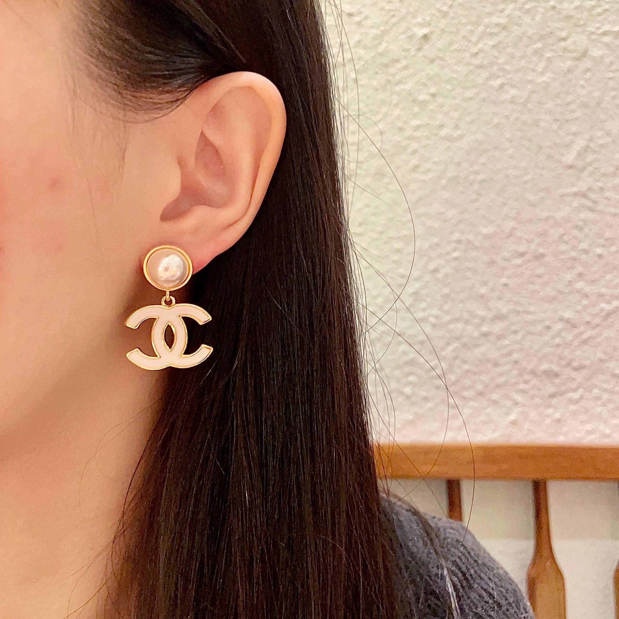  Chanel香奈儿 中古 耳钉👀小香家的款式真心无需多介绍😘🎶每一款都超好看，精致大方，非常显气质.