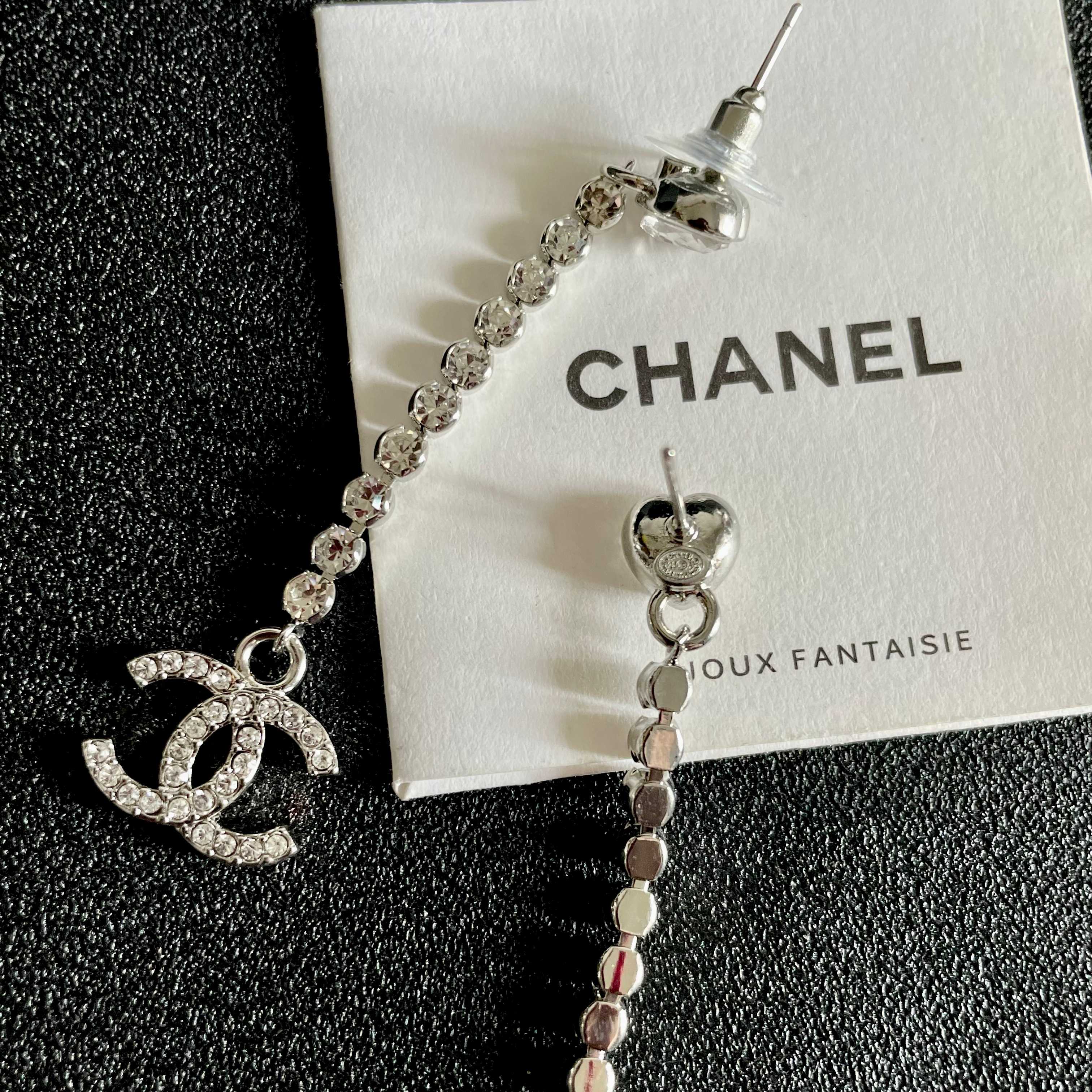  Chanel香奈儿 中古 耳钉👀小香家的款式真心无需多介绍😘🎶每一款都超好看，精致大方，非常显气质.