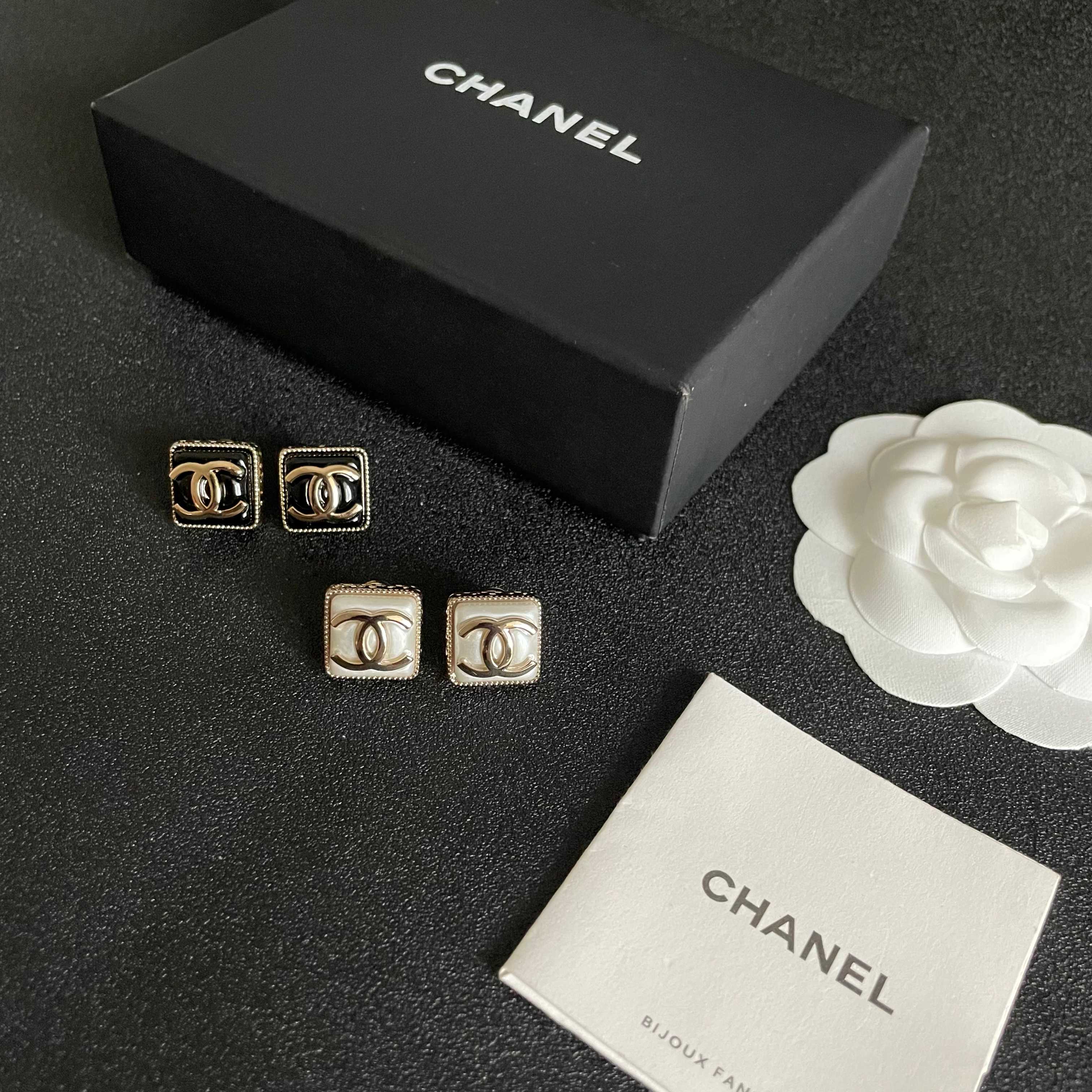  Chanel香奈儿 中古 耳钉👀小香家的款式真心无需多介绍😘🎶每一款都超好看，精致大方，非常显气质.