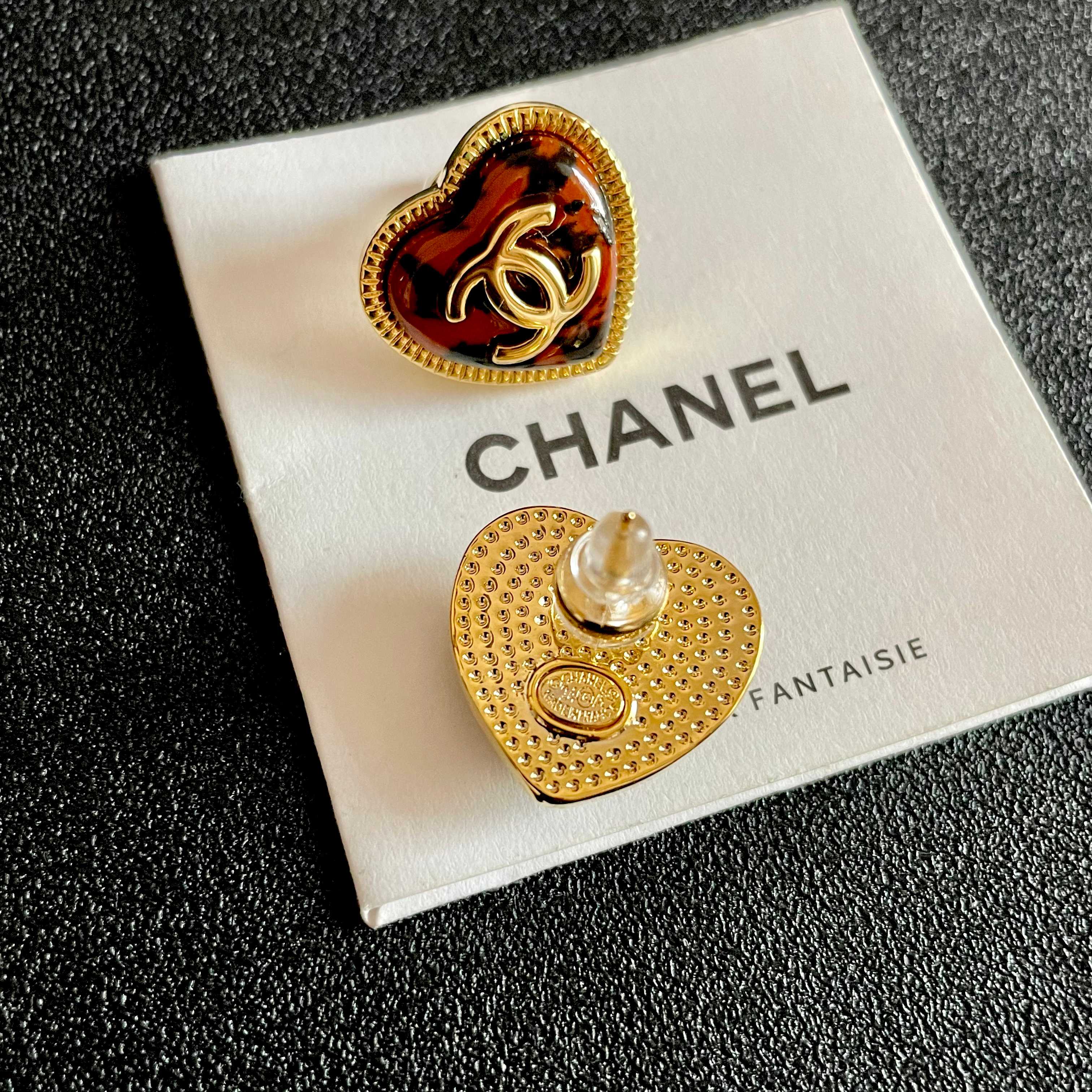  Chanel香奈儿 中古 耳钉👀小香家的款式真心无需多介绍😘🎶每一款都超好看，精致大方，非常显气质.