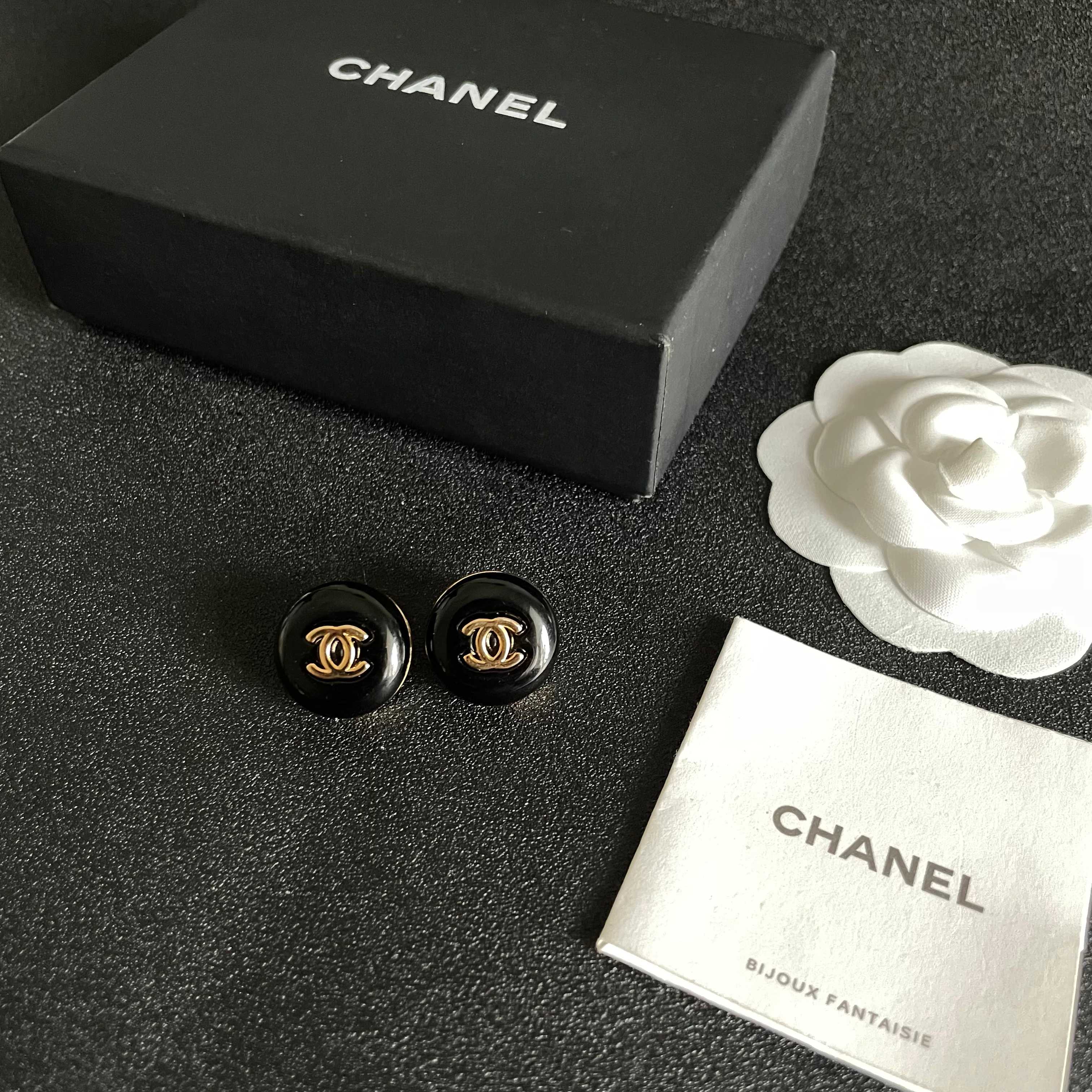  Chanel香奈儿 中古 耳钉👀小香家的款式真心无需多介绍😘🎶每一款都超好看，精致大方，非常显气质.
