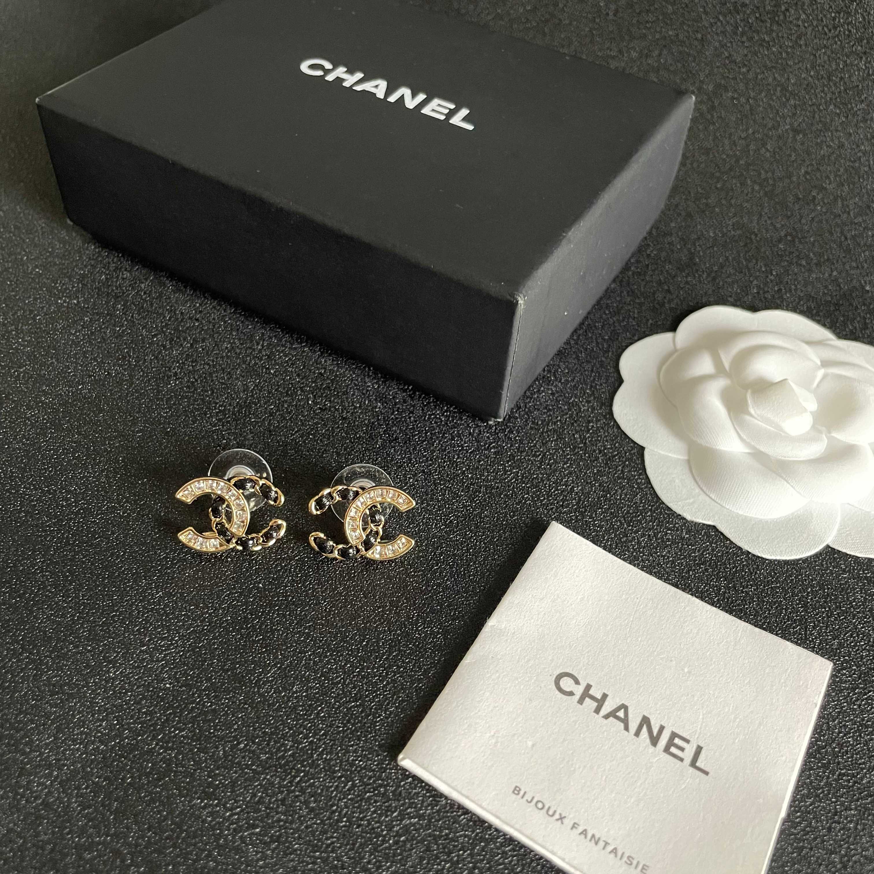  Chanel香奈儿 中古 耳钉👀小香家的款式真心无需多介绍😘🎶每一款都超好看，精致大方，非常显气质.