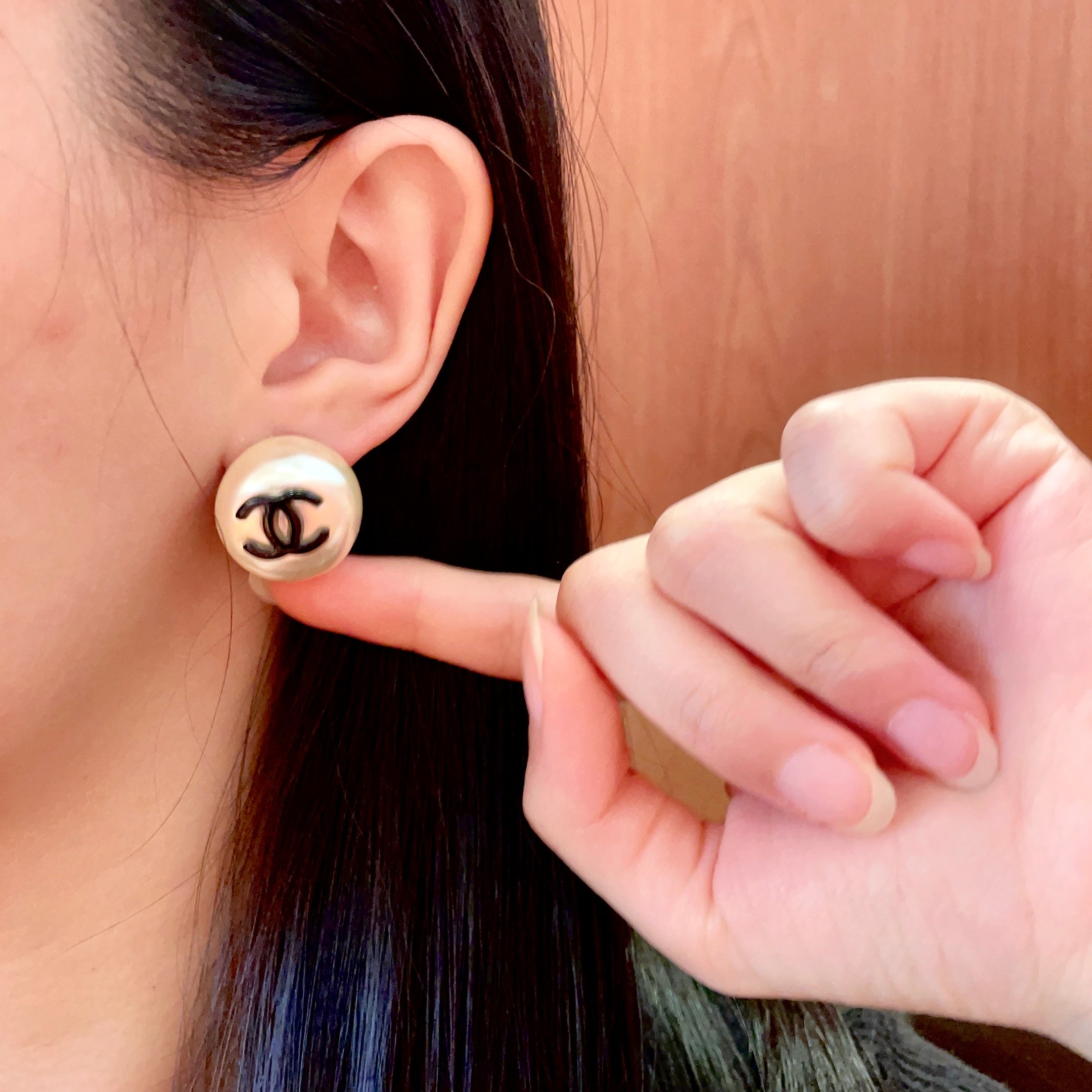  Chanel香奈儿 中古 耳钉👀小香家的款式真心无需多介绍😘🎶每一款都超好看，精致大方，非常显气质.