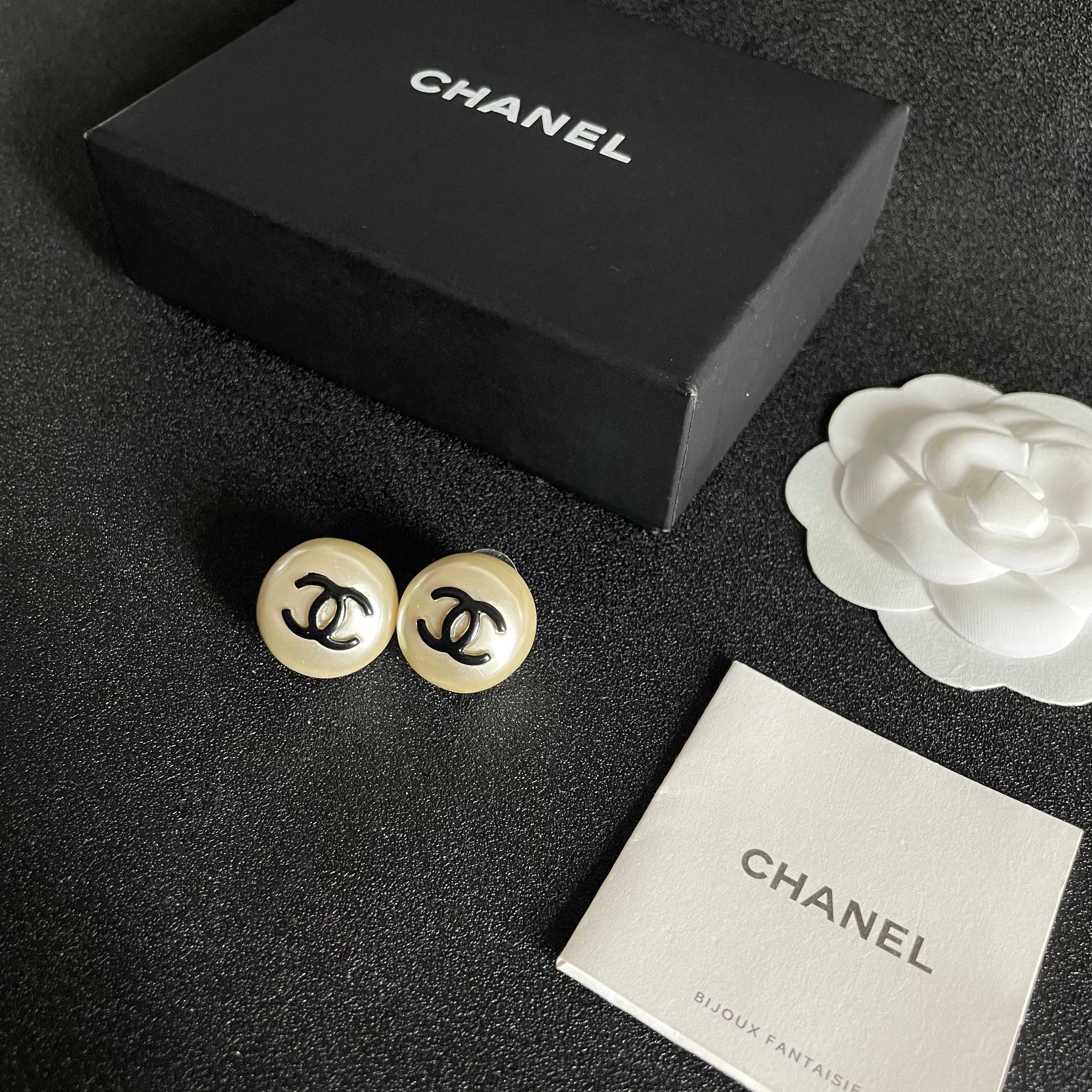  Chanel香奈儿 中古 耳钉👀小香家的款式真心无需多介绍😘🎶每一款都超好看，精致大方，非常显气质.