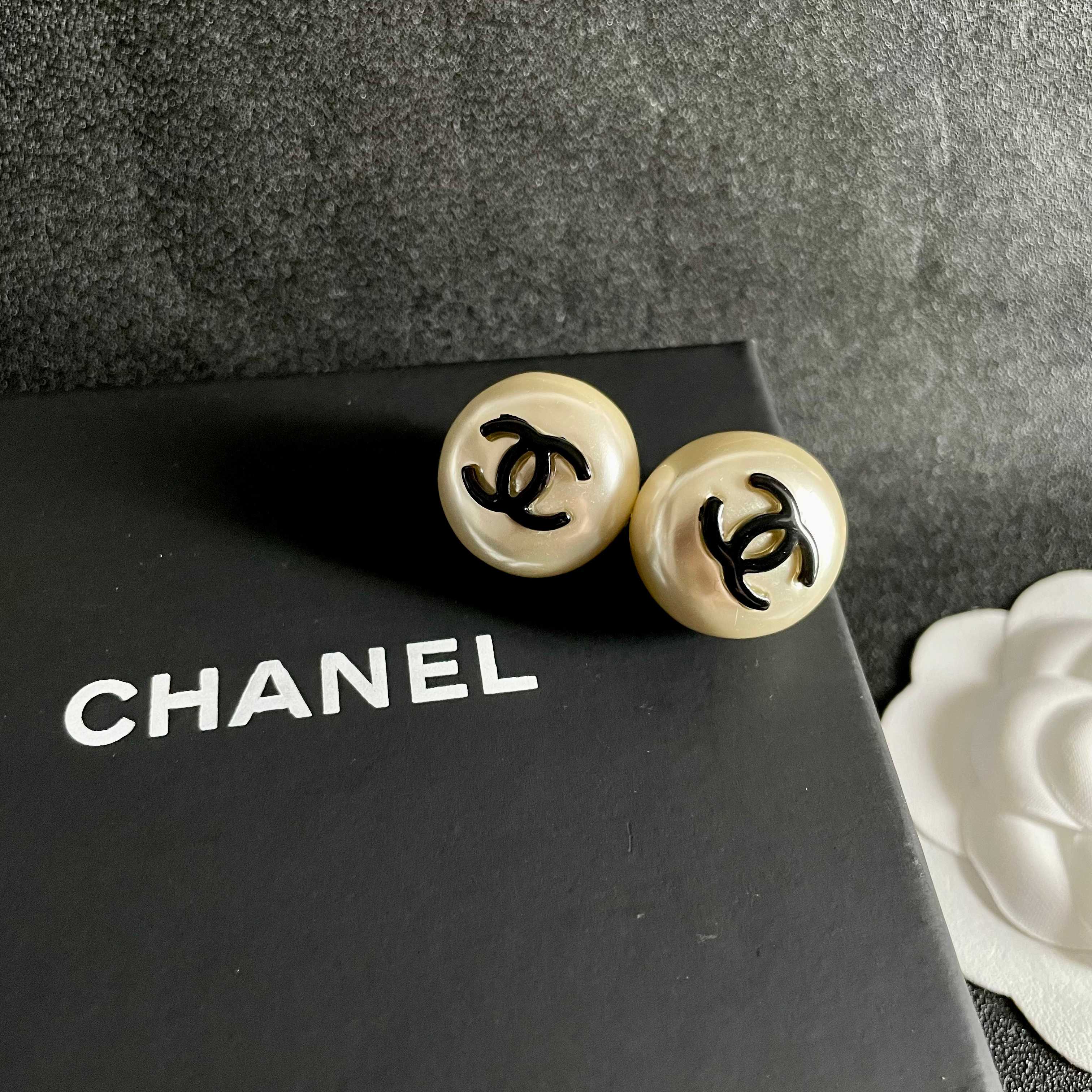  Chanel香奈儿 中古 耳钉👀小香家的款式真心无需多介绍😘🎶每一款都超好看，精致大方，非常显气质.