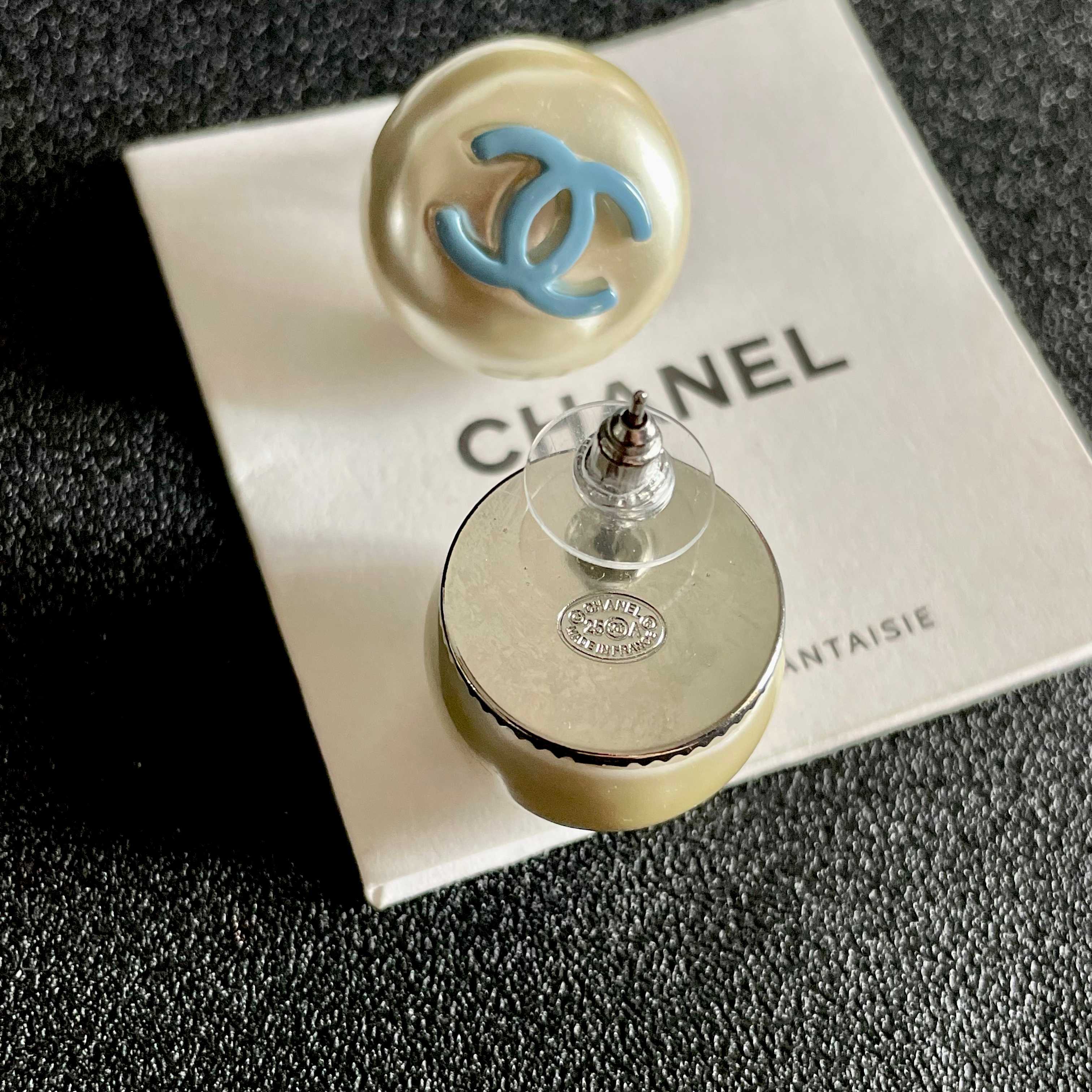  Chanel香奈儿 中古 耳钉👀小香家的款式真心无需多介绍😘🎶每一款都超好看，精致大方，非常显气质.