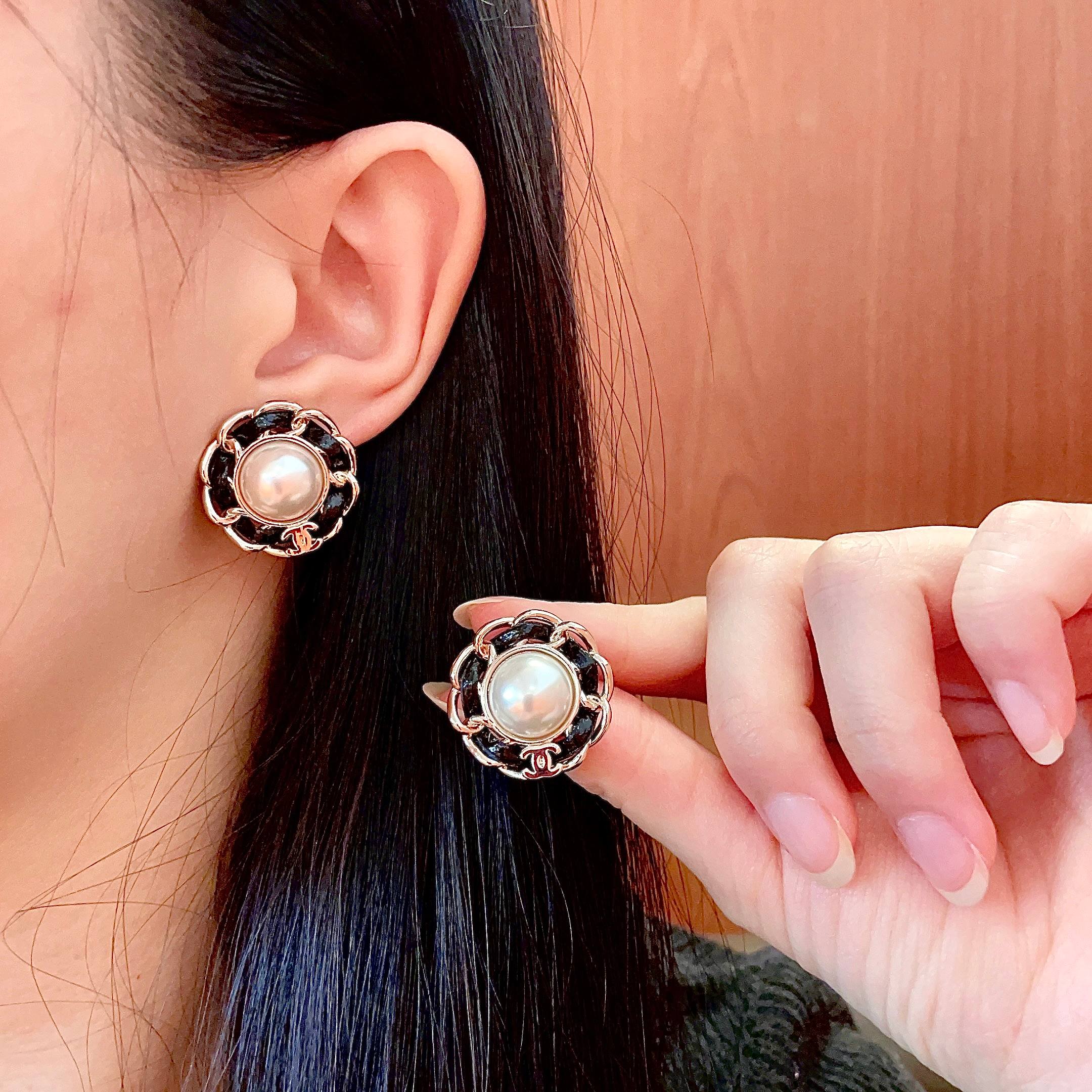  Chanel香奈儿 中古 耳钉👀小香家的款式真心无需多介绍😘🎶每一款都超好看，精致大方，非常显气质.