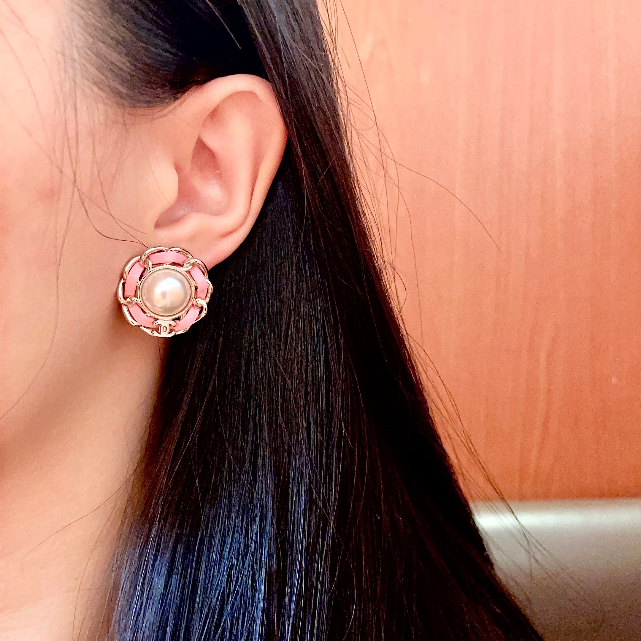  Chanel香奈儿 中古 耳钉👀小香家的款式真心无需多介绍😘🎶每一款都超好看，精致大方，非常显气质.