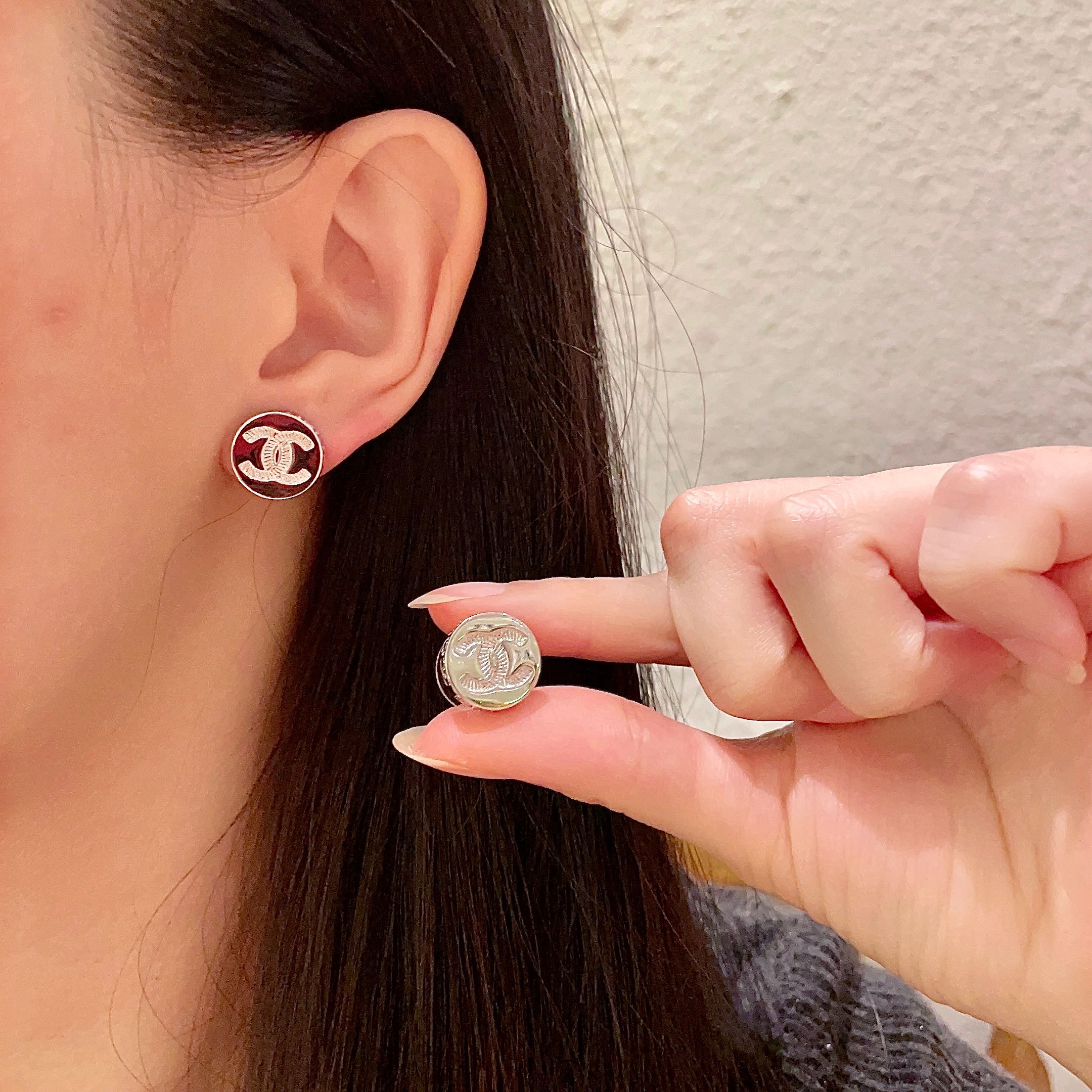  Chanel香奈儿 中古 耳钉👀小香家的款式真心无需多介绍😘🎶每一款都超好看，精致大方，非常显气质.
