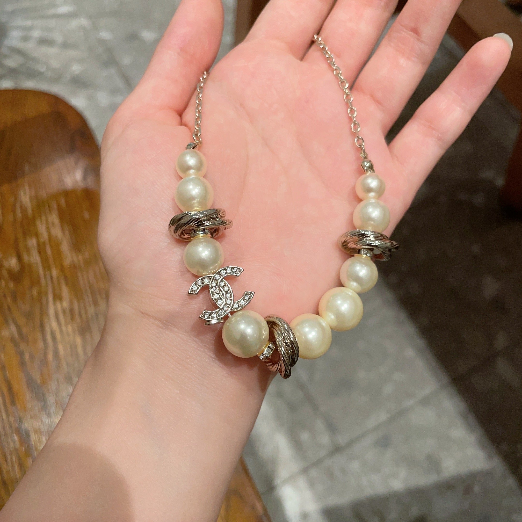  Chanel香奈儿 中古 项链👀小香家的款式真心无需多介绍😘🎶每一款都超好看，精致大方，非常显气质.