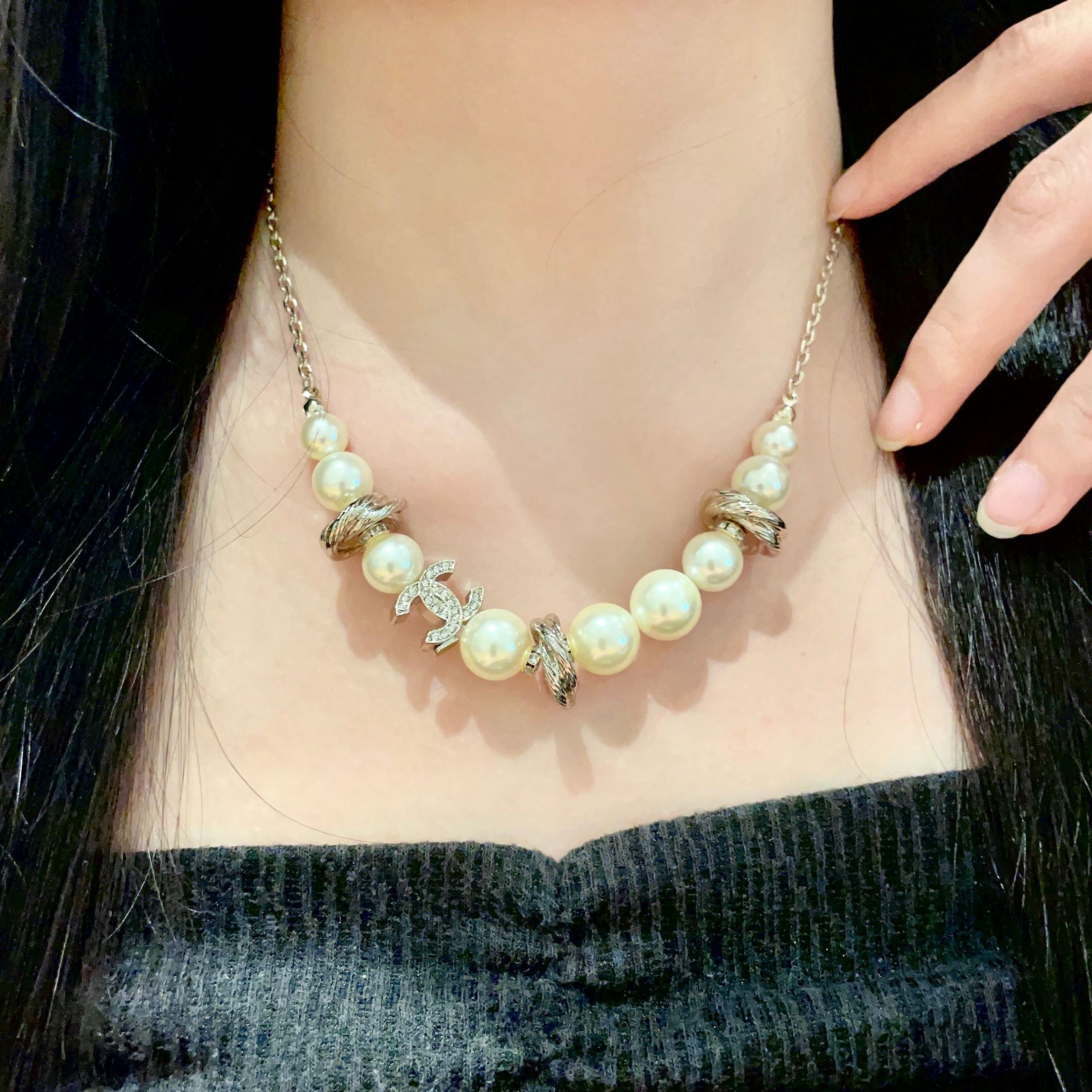  Chanel香奈儿 中古 项链👀小香家的款式真心无需多介绍😘🎶每一款都超好看，精致大方，非常显气质.