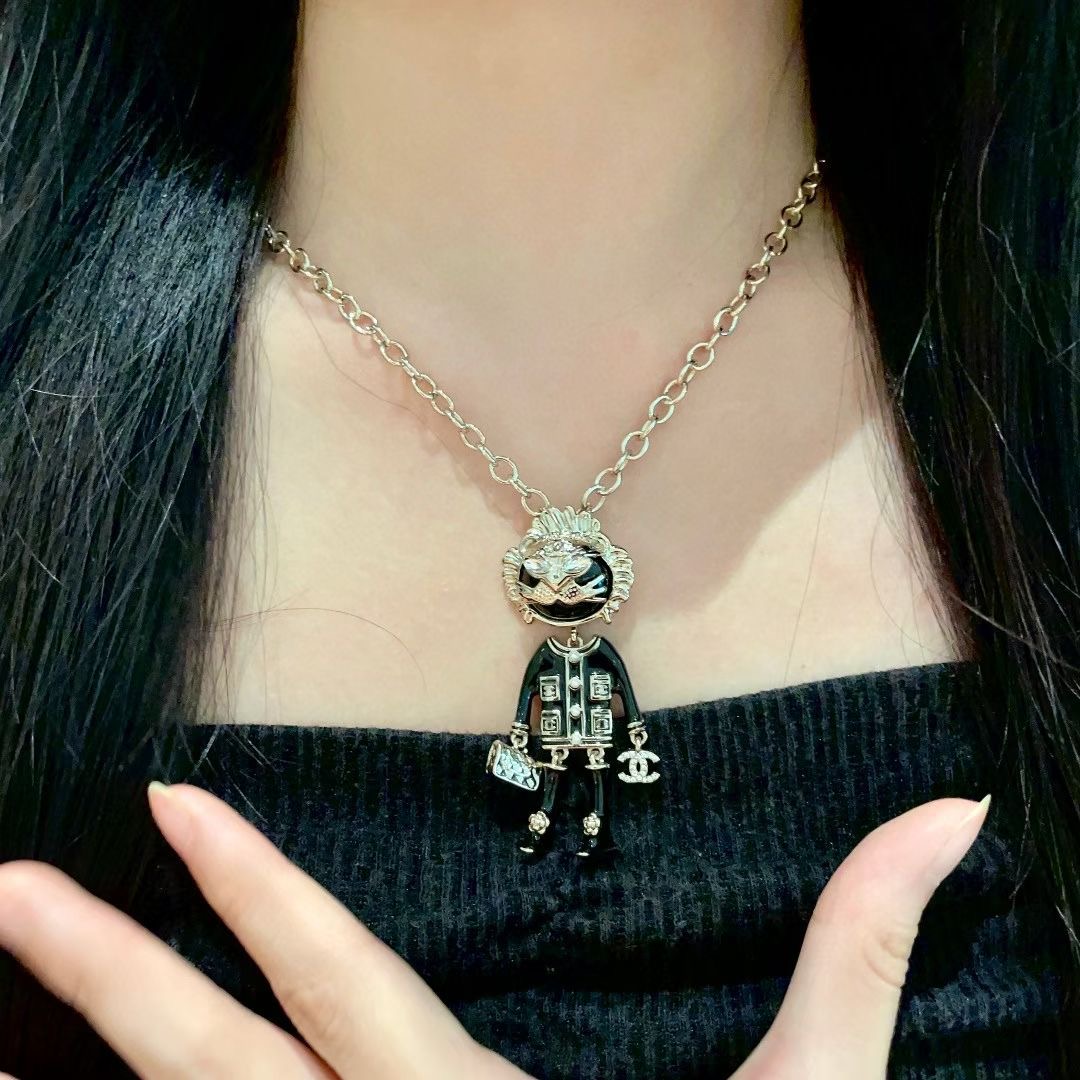  Chanel香奈儿 中古 项链👀小香家的款式真心无需多介绍😘🎶每一款都超好看，精致大方，非常显气质.