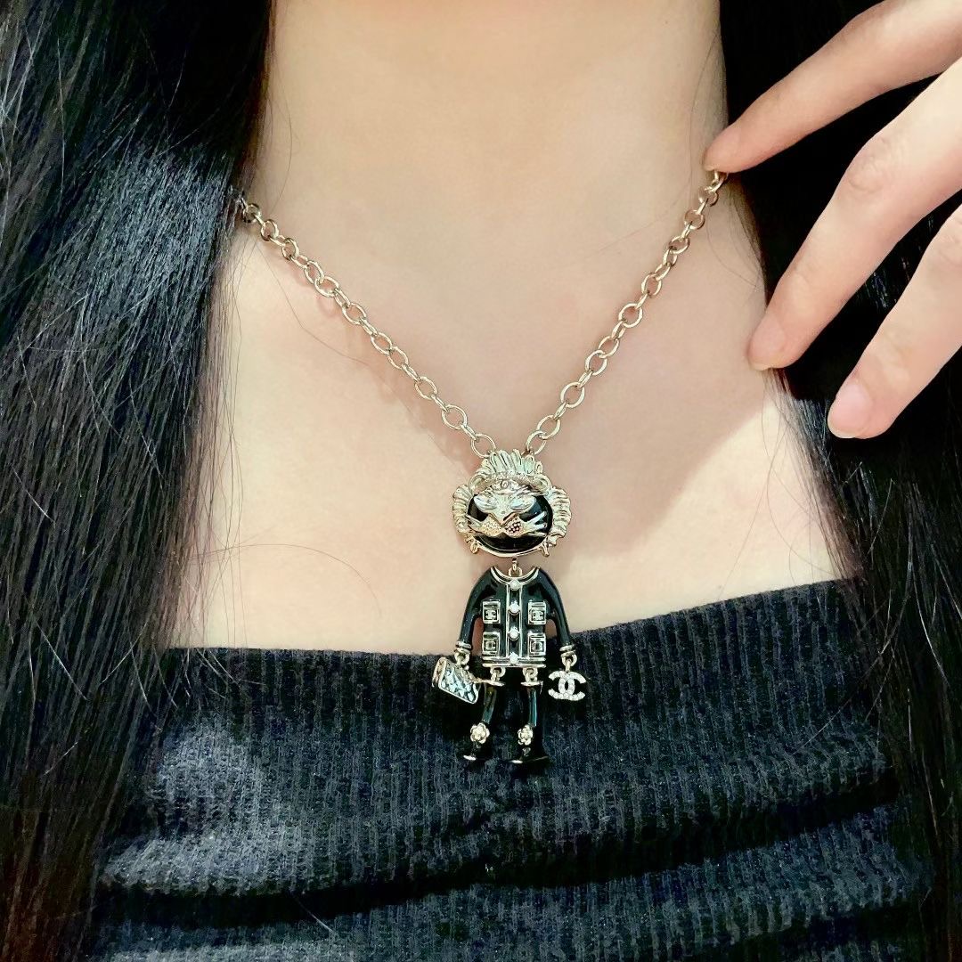  Chanel香奈儿 中古 项链👀小香家的款式真心无需多介绍😘🎶每一款都超好看，精致大方，非常显气质.