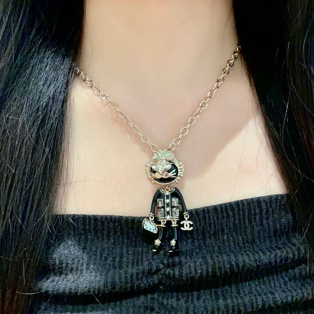  Chanel香奈儿 中古 项链👀小香家的款式真心无需多介绍😘🎶每一款都超好看，精致大方，非常显气质.