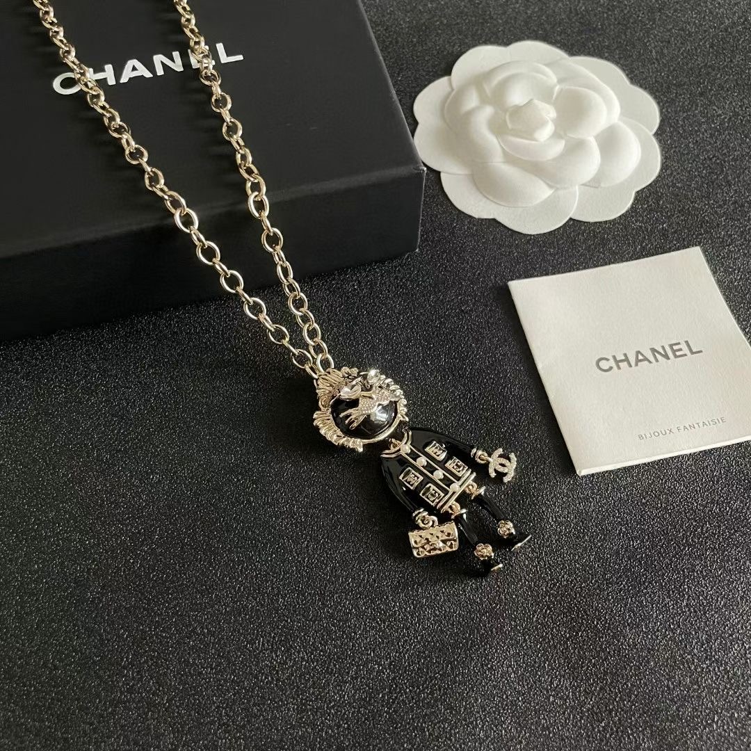  Chanel香奈儿 中古 项链👀小香家的款式真心无需多介绍😘🎶每一款都超好看，精致大方，非常显气质.