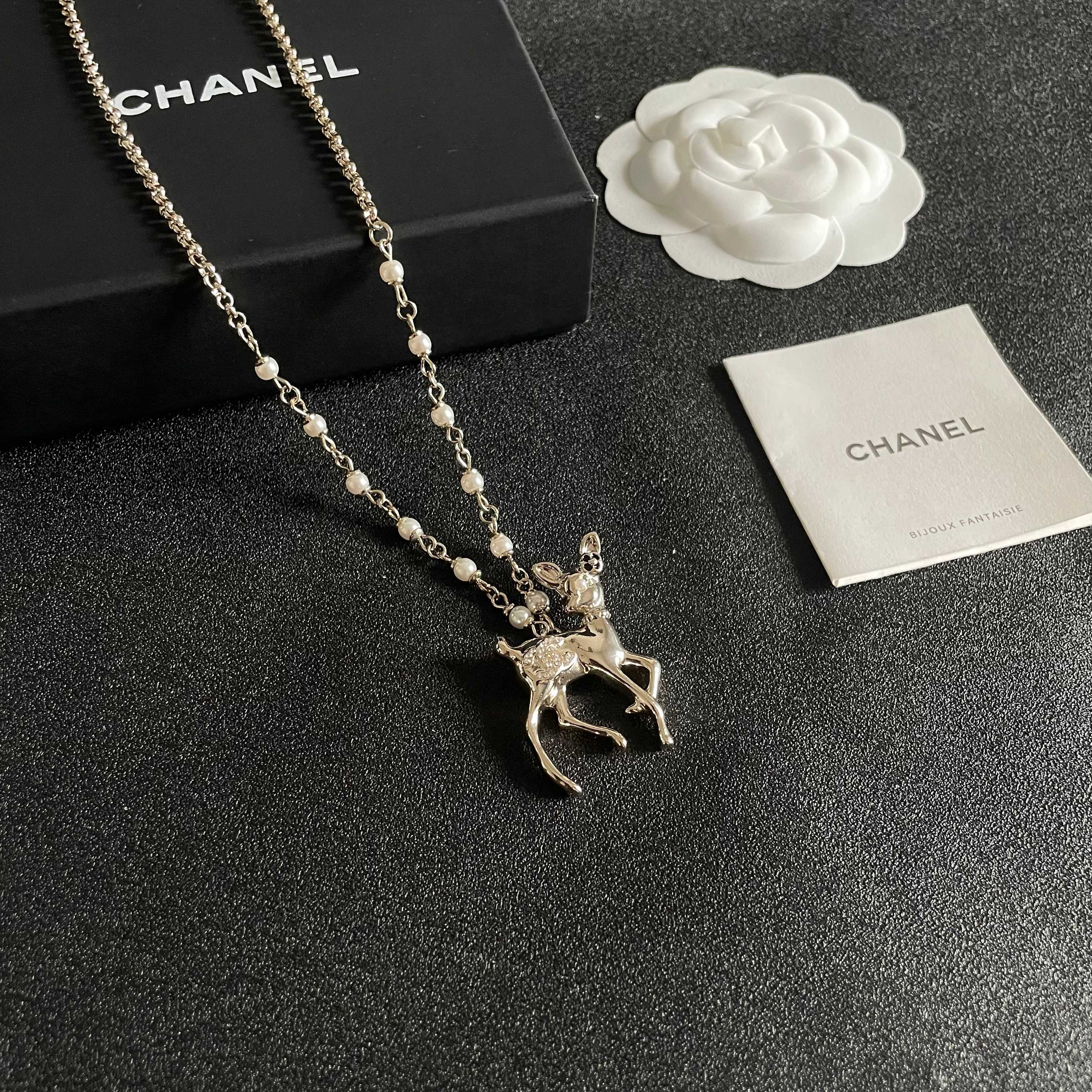  Chanel香奈儿 中古 项链👀小香家的款式真心无需多介绍😘🎶每一款都超好看，精致大方，非常显气质.