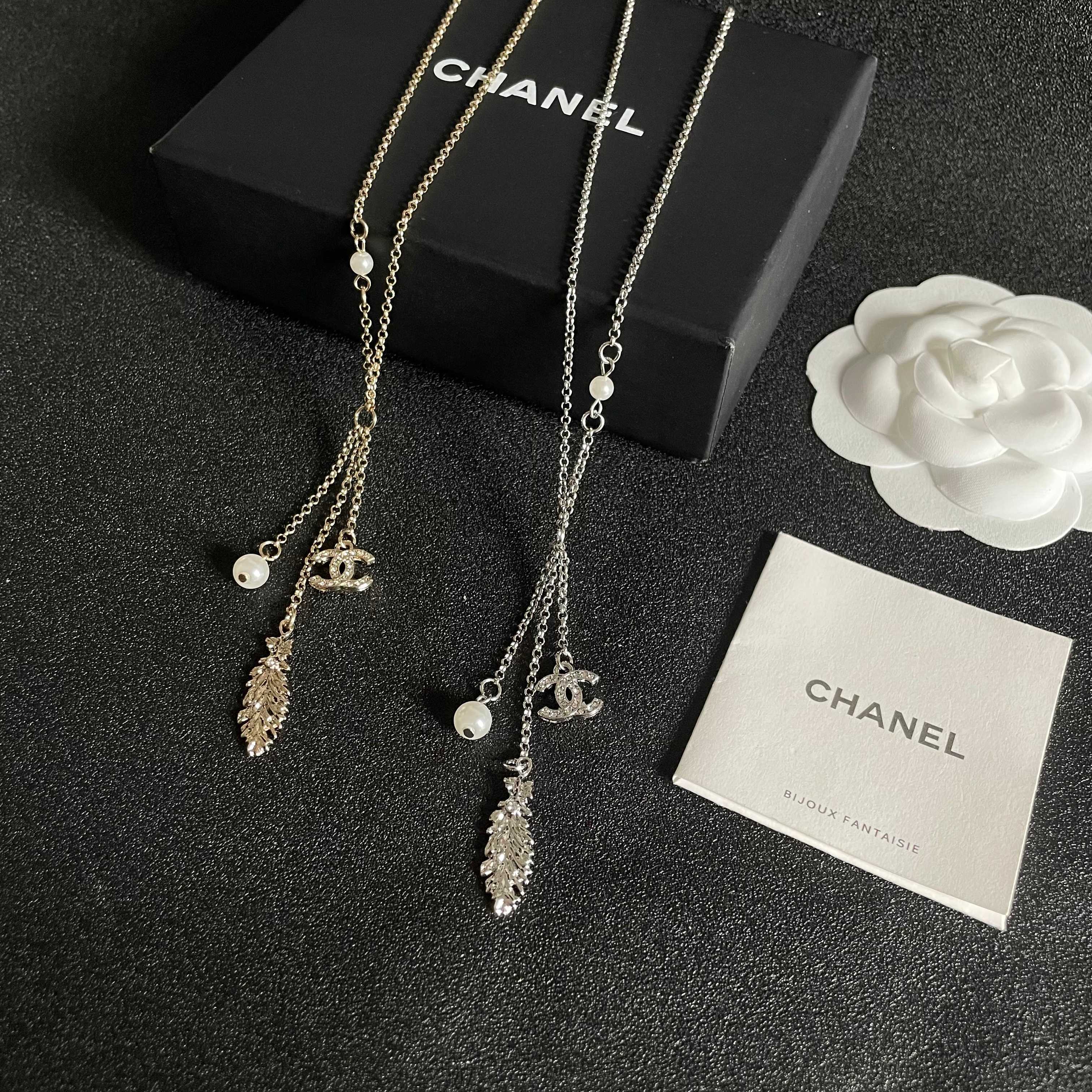  Chanel香奈儿 中古 项链👀小香家的款式真心无需多介绍😘🎶每一款都超好看，精致大方，非常显气质.