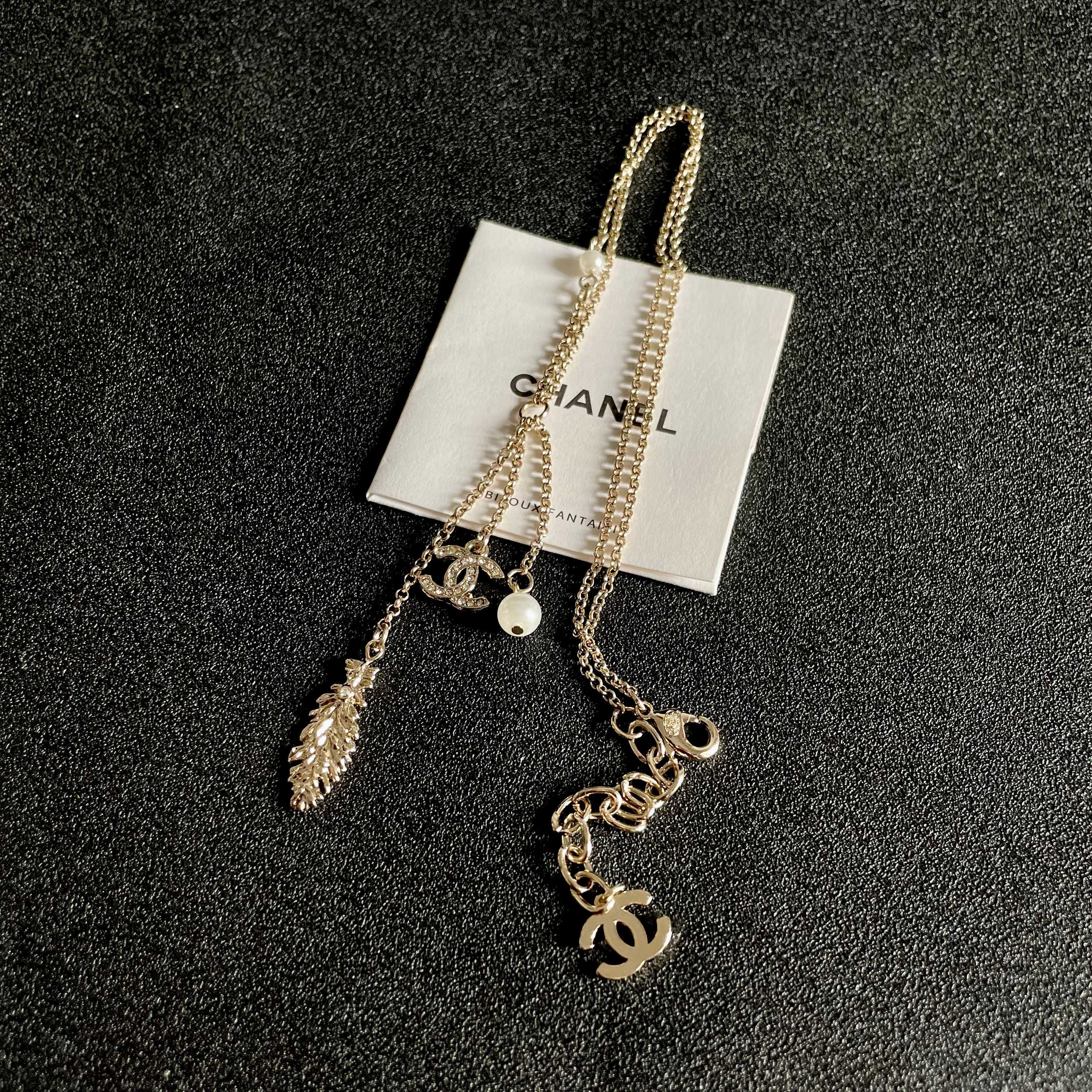  Chanel香奈儿 中古 项链👀小香家的款式真心无需多介绍😘🎶每一款都超好看，精致大方，非常显气质.