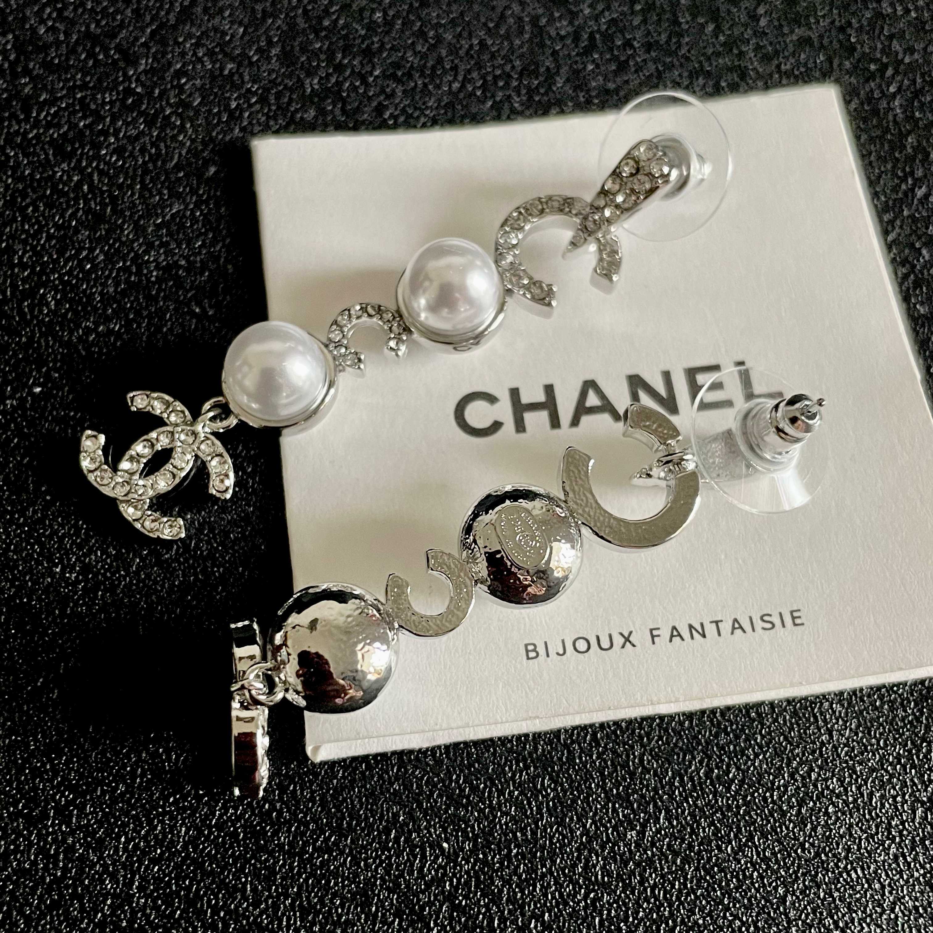 Chanel香奈儿 中古 双C耳钉👀原版复刻logo 小香家的款式真心无需多介绍😘🎶每一款都超好看，精