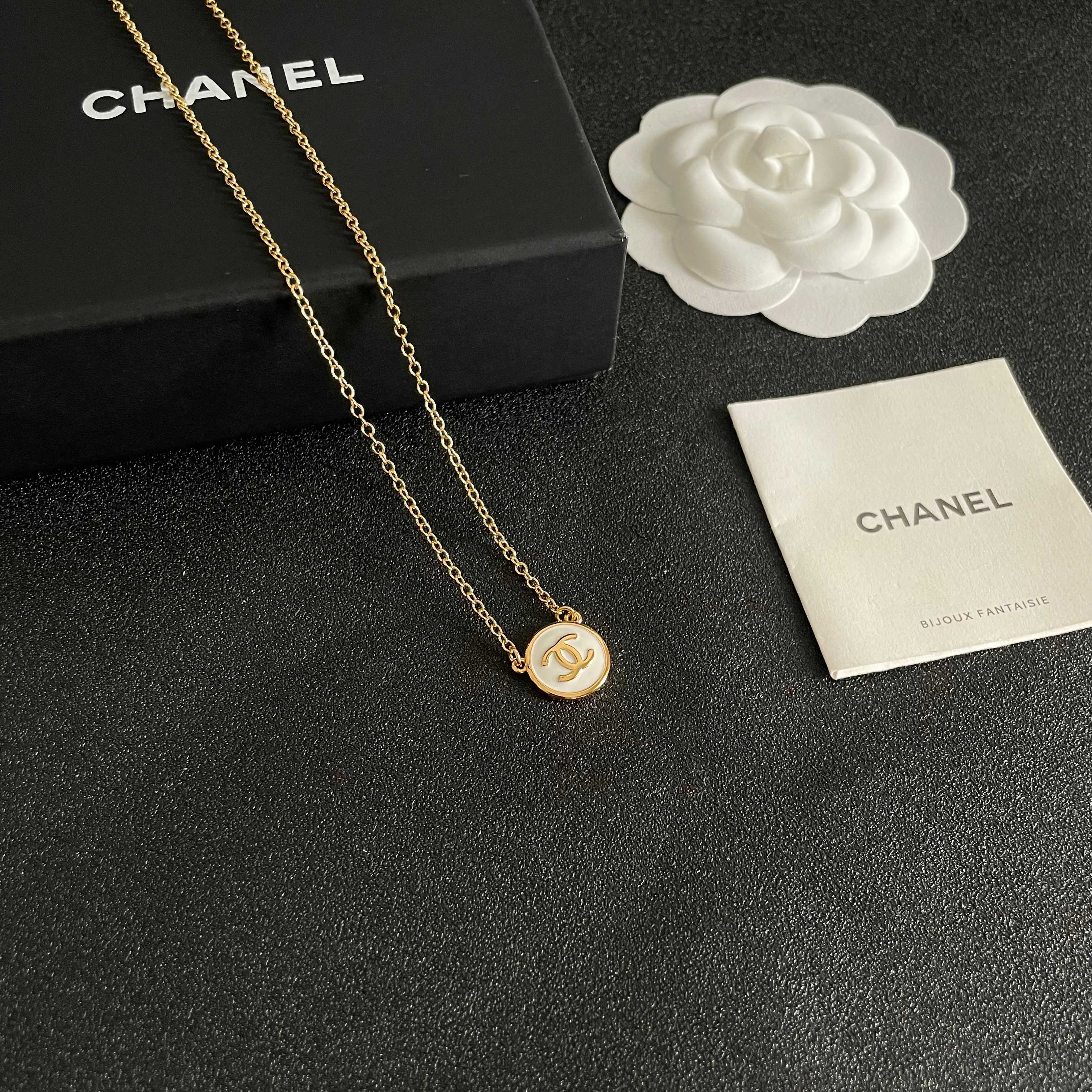  Chanel香奈儿 中古 项链👀小香家的款式真心无需多介绍😘🎶每一款都超好看，精致大方，非常显气质.