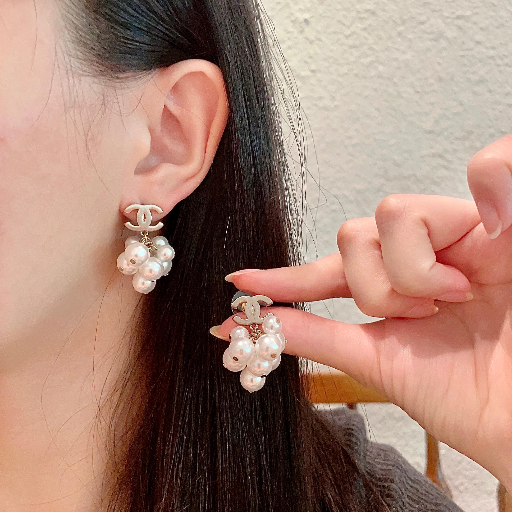  Chanel香奈儿 中古 双C耳钉👀原版复刻logo 小香家的款式真心无需多介绍😘🎶每一款都超好看，精