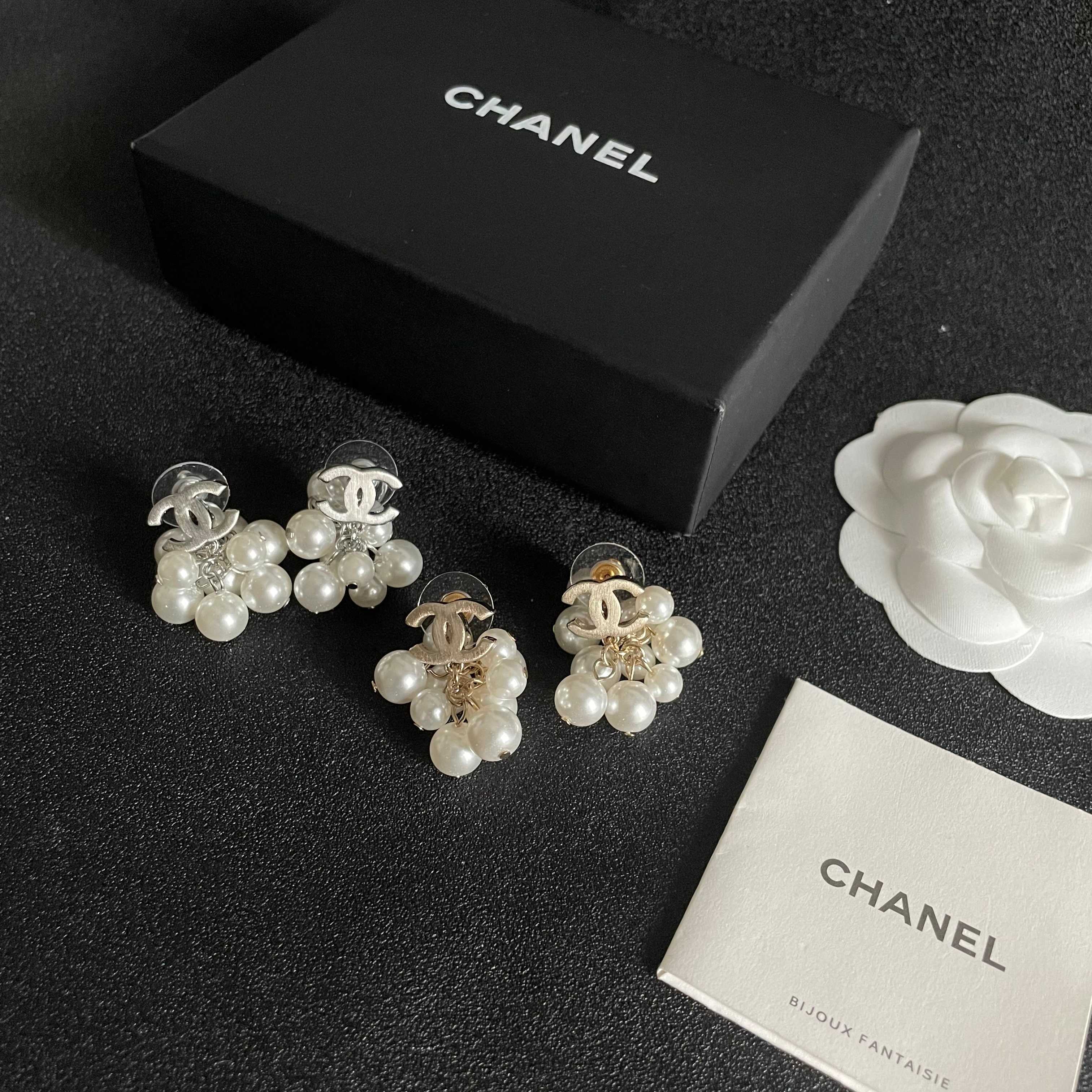  Chanel香奈儿 中古 双C耳钉👀原版复刻logo 小香家的款式真心无需多介绍😘🎶每一款都超好看，精