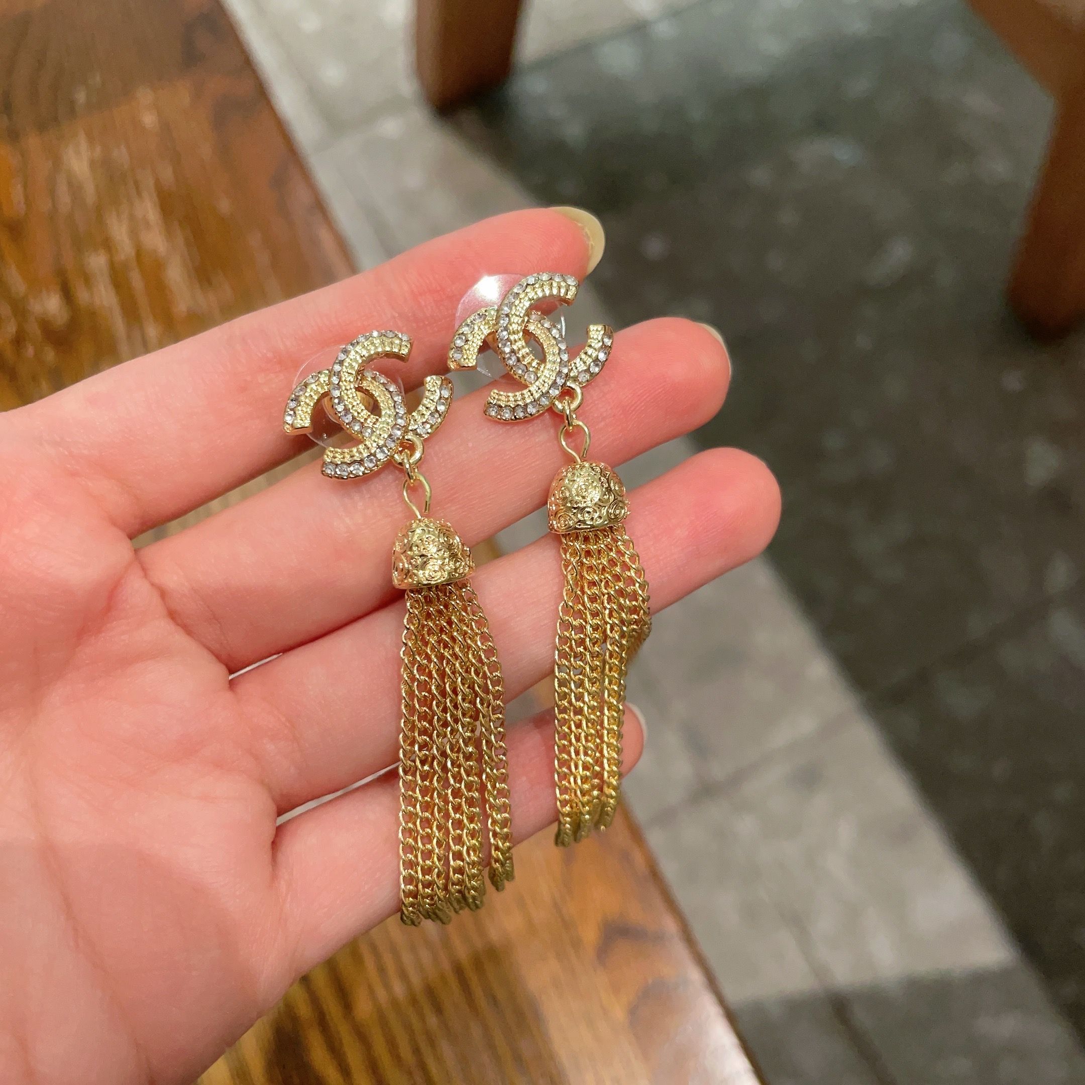  Chanel香奈儿 中古 双C耳钉👀原版复刻logo 小香家的款式真心无需多介绍😘🎶每一款都超好看，精