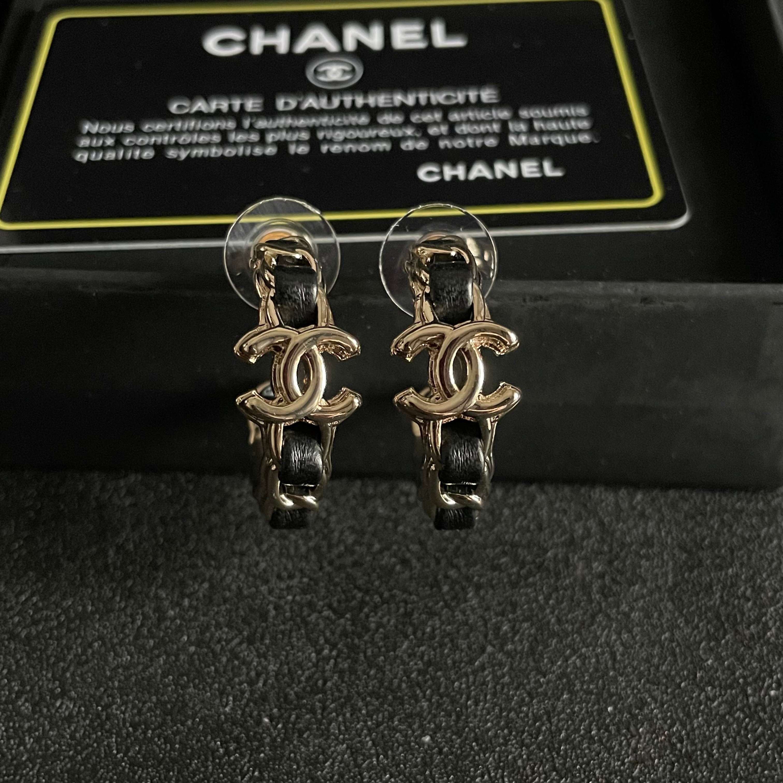 Chanel香奈儿 中古 双C耳钉👀原版复刻logo 小香家的款式真心无需多介绍😘🎶每一款都超好看，精