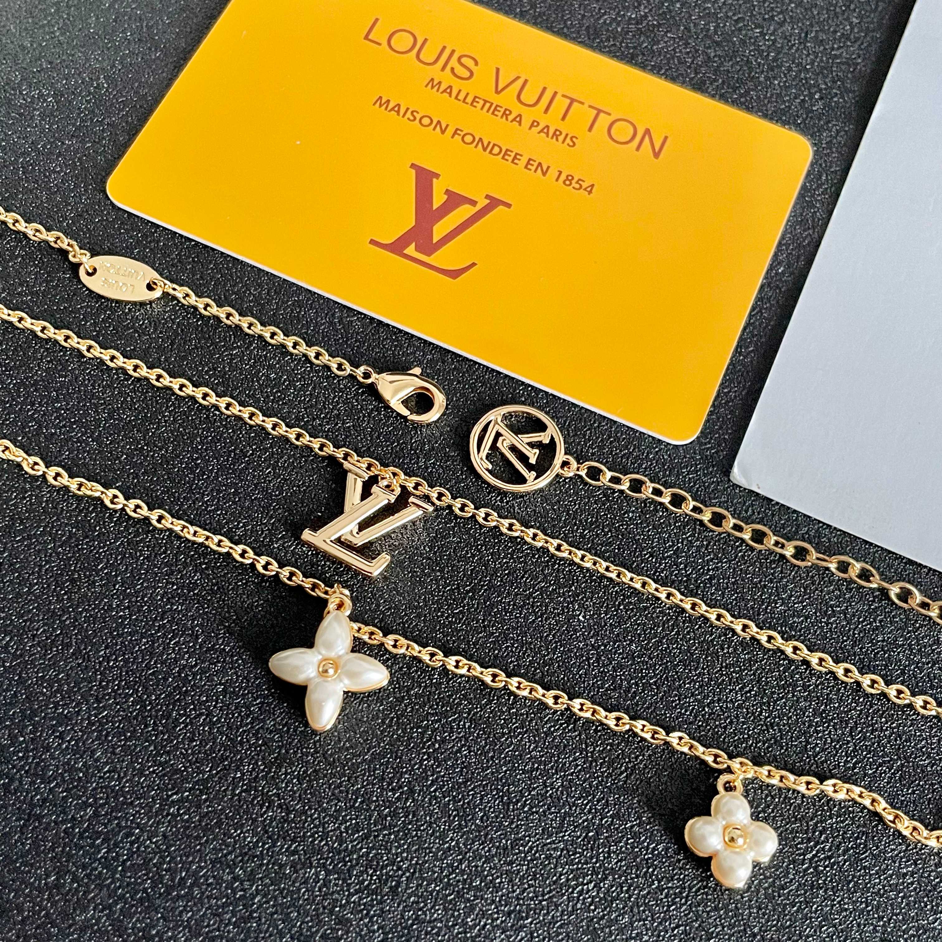 💥💥Louis Vuitton 路易威登 设计独特 (用LV经典之作图形理念)👋好看🧚‍♀️项链 超级无