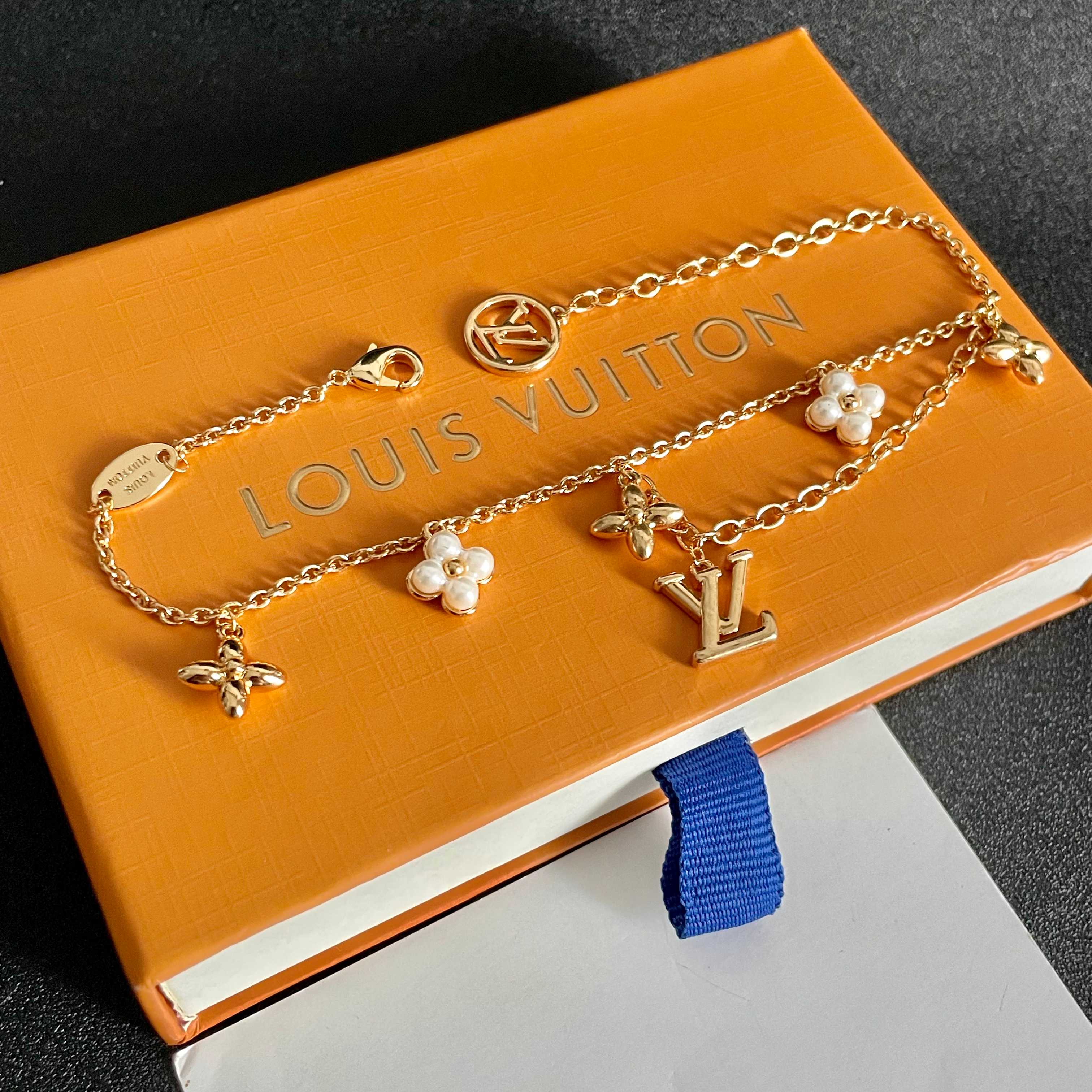 💥💥Louis Vuitton 路易威登 设计独特 (用LV经典之作图形理念)👋好看🧚‍♀️手链链 超级