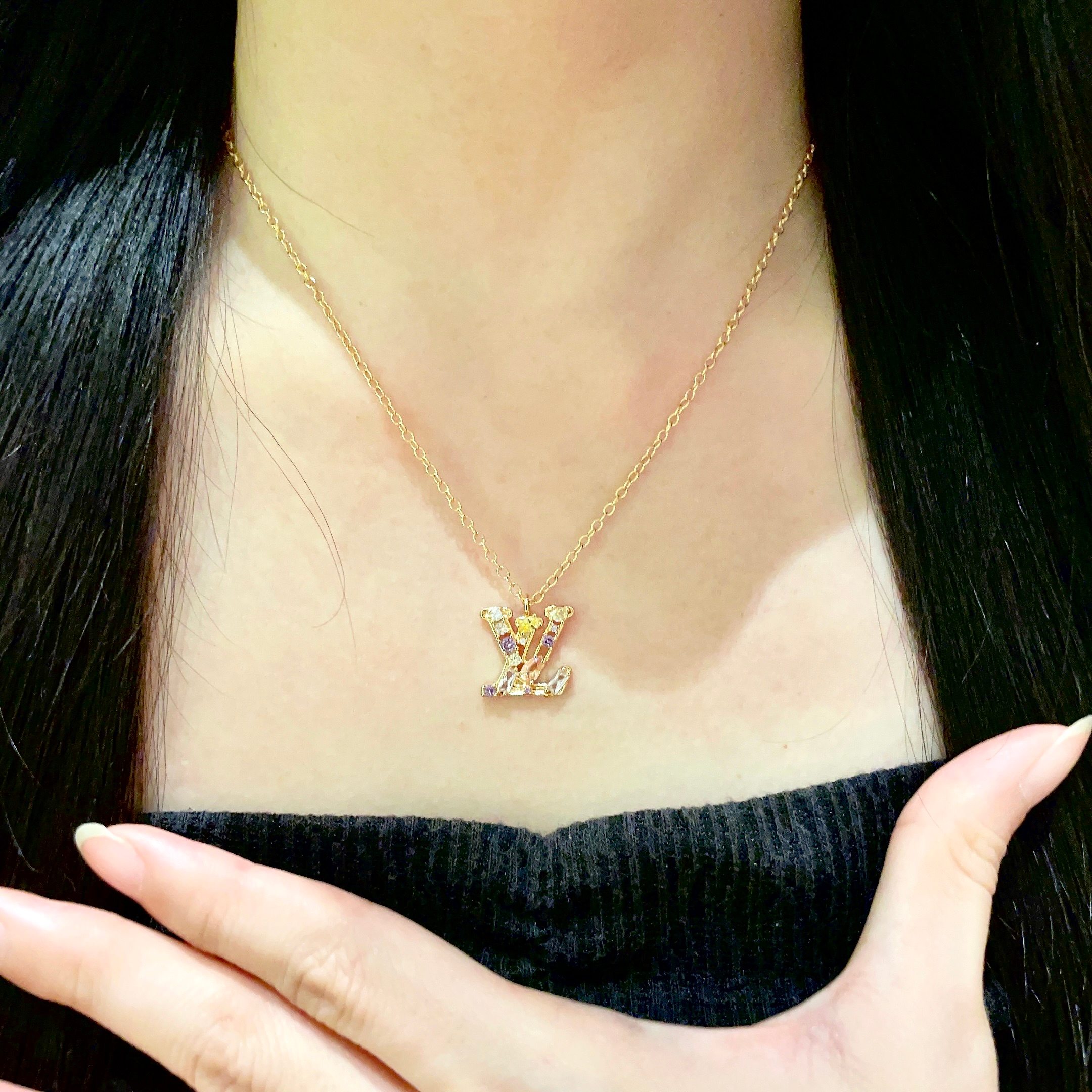 💥💥Louis Vuitton 路易威登 设计独特 (用LV经典之作图形理念)👋好看🧚‍♀️项链 超级无