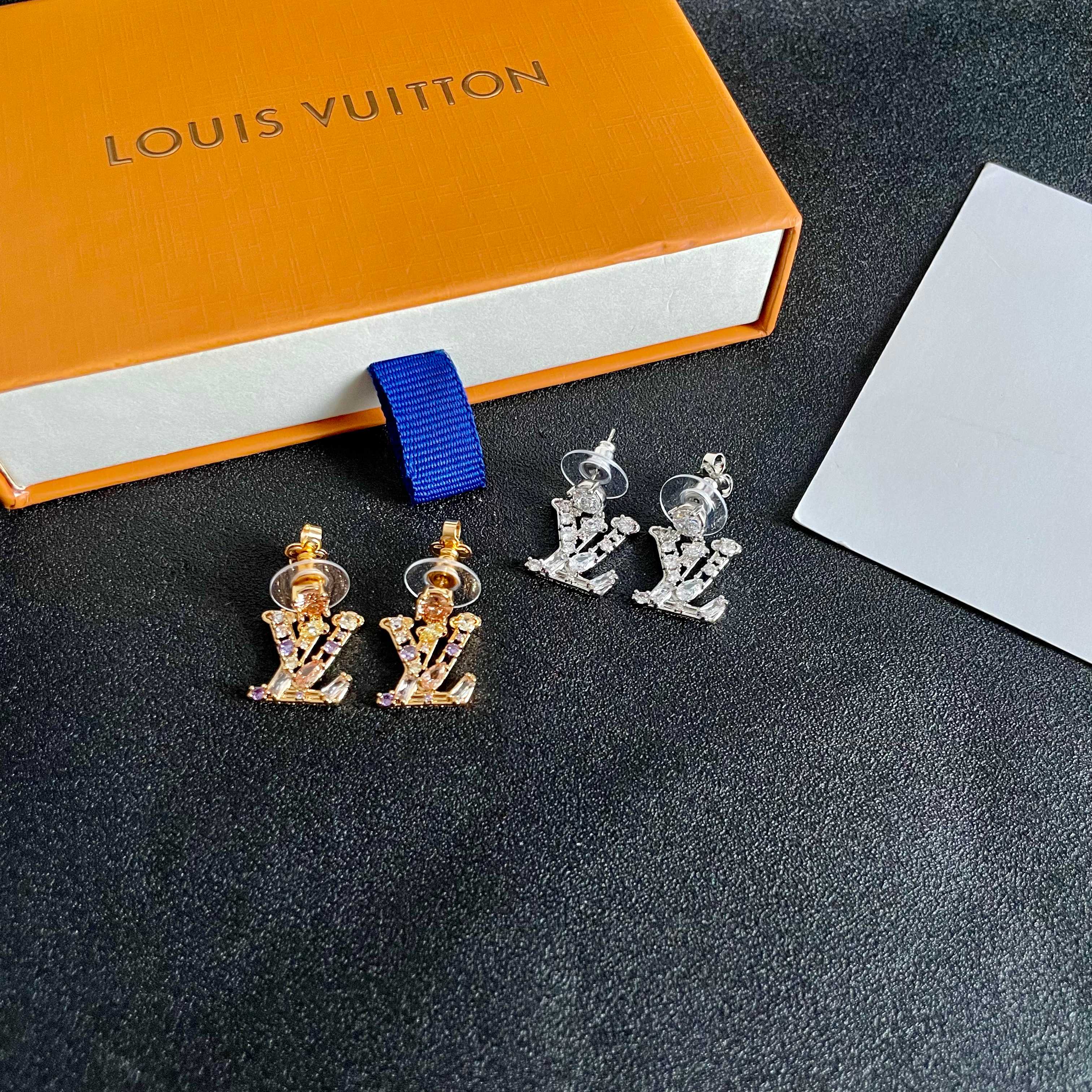 👑Lv 路易威登 2025年早春新品耳钉 经典老花耳环 超精工cnc工艺技术 上身美美哒 特别适合夏日搭