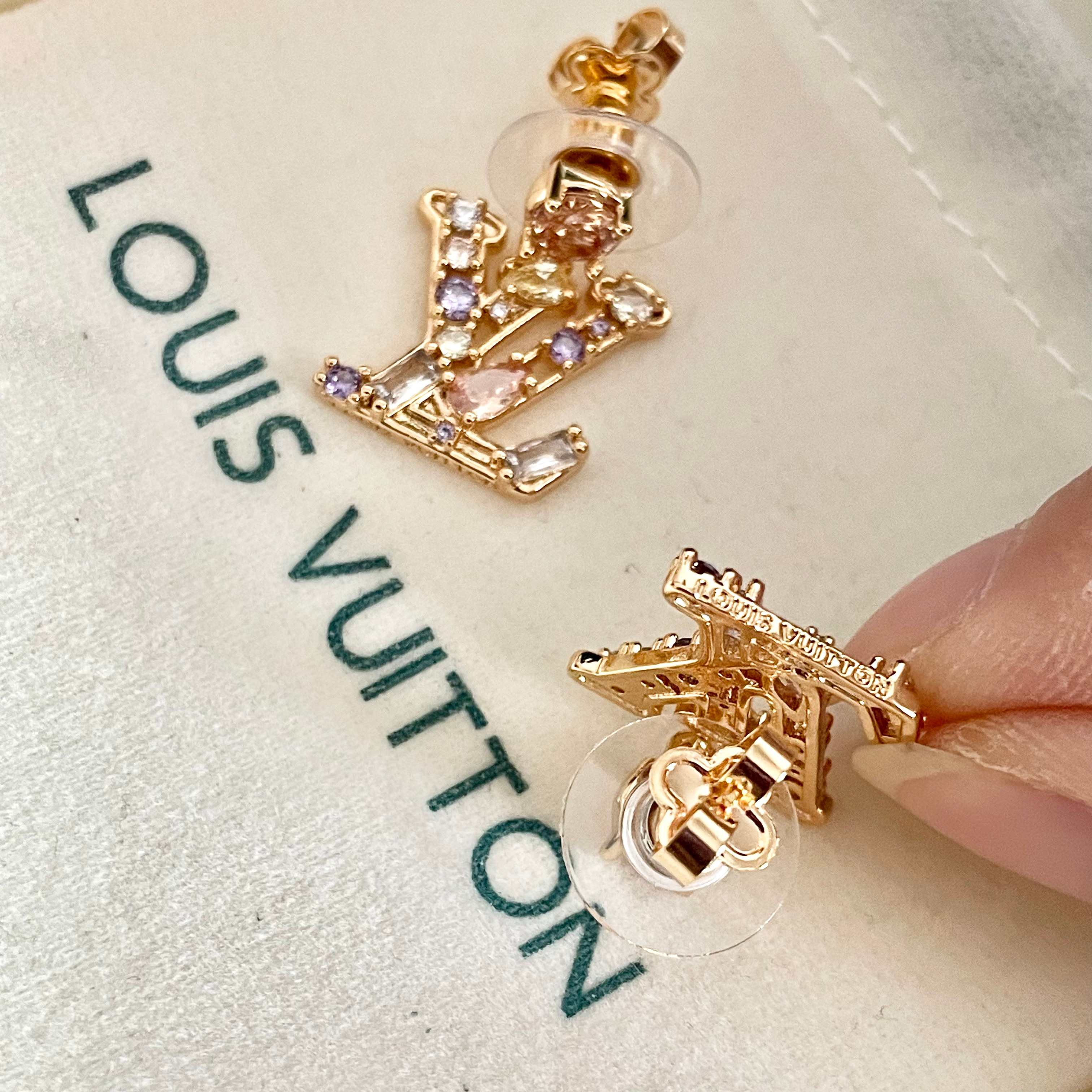 👑Lv 路易威登 2025年早春新品耳钉 经典老花耳环 超精工cnc工艺技术 上身美美哒 特别适合夏日搭