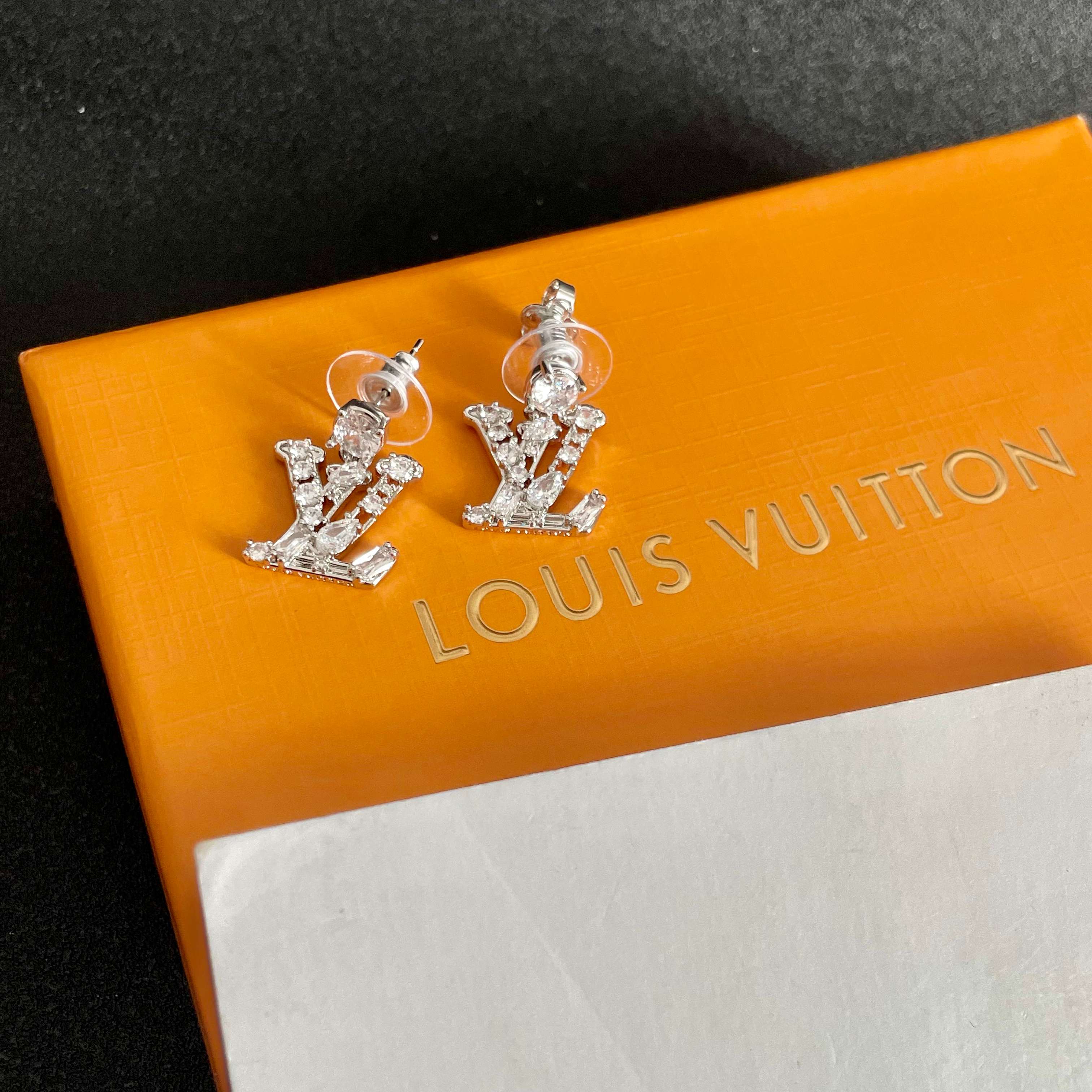 👑Lv 路易威登 2025年早春新品耳钉 经典老花耳环 超精工cnc工艺技术 上身美美哒 特别适合夏日搭